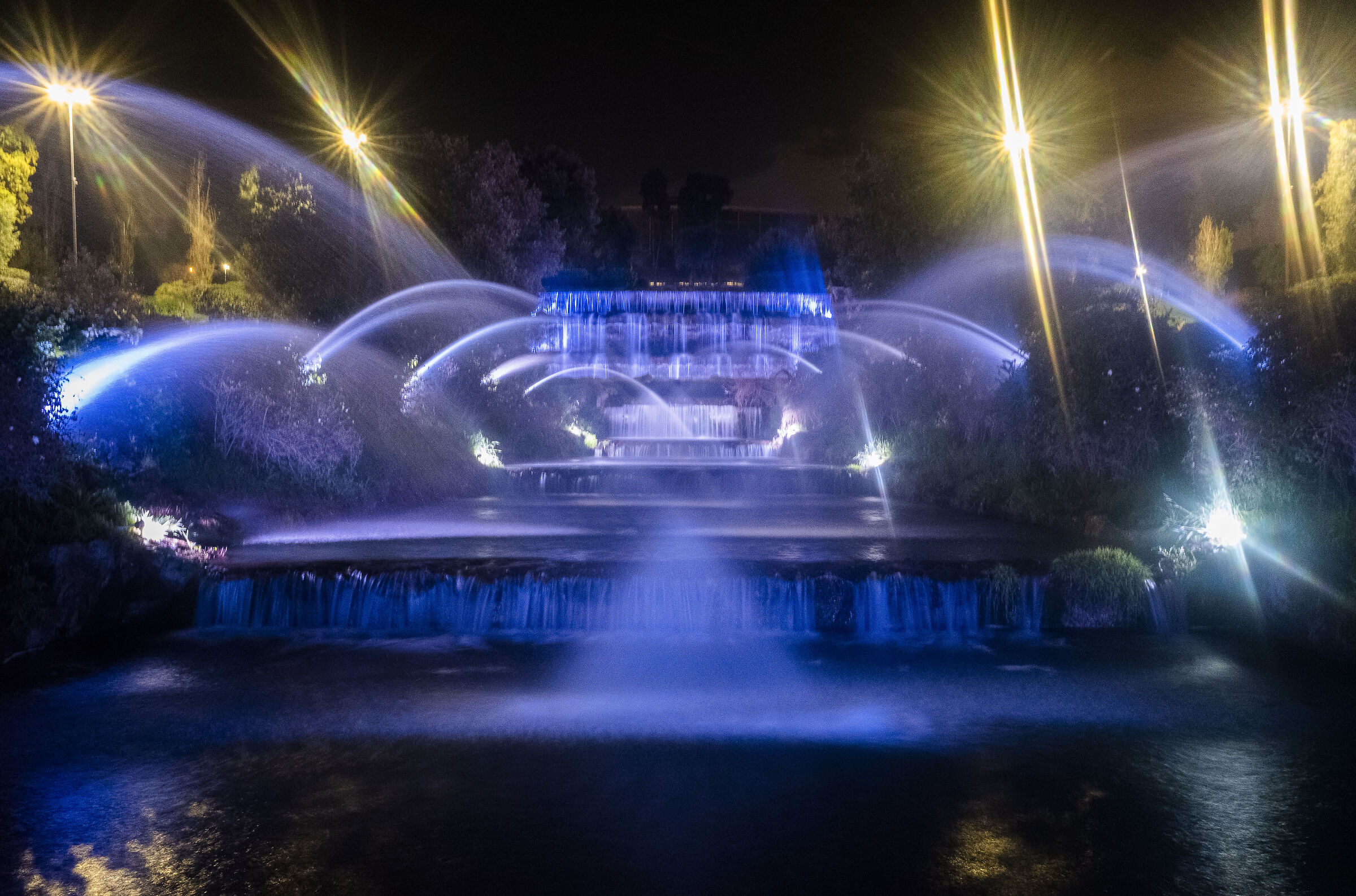 Fountains of light at the EUR pond