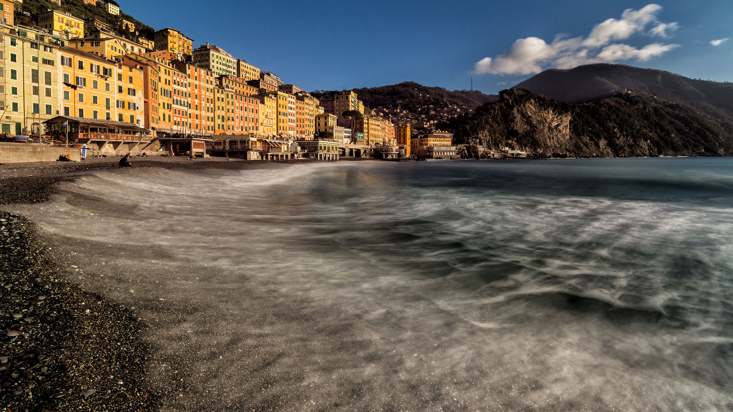 Mare agitato a Camogli