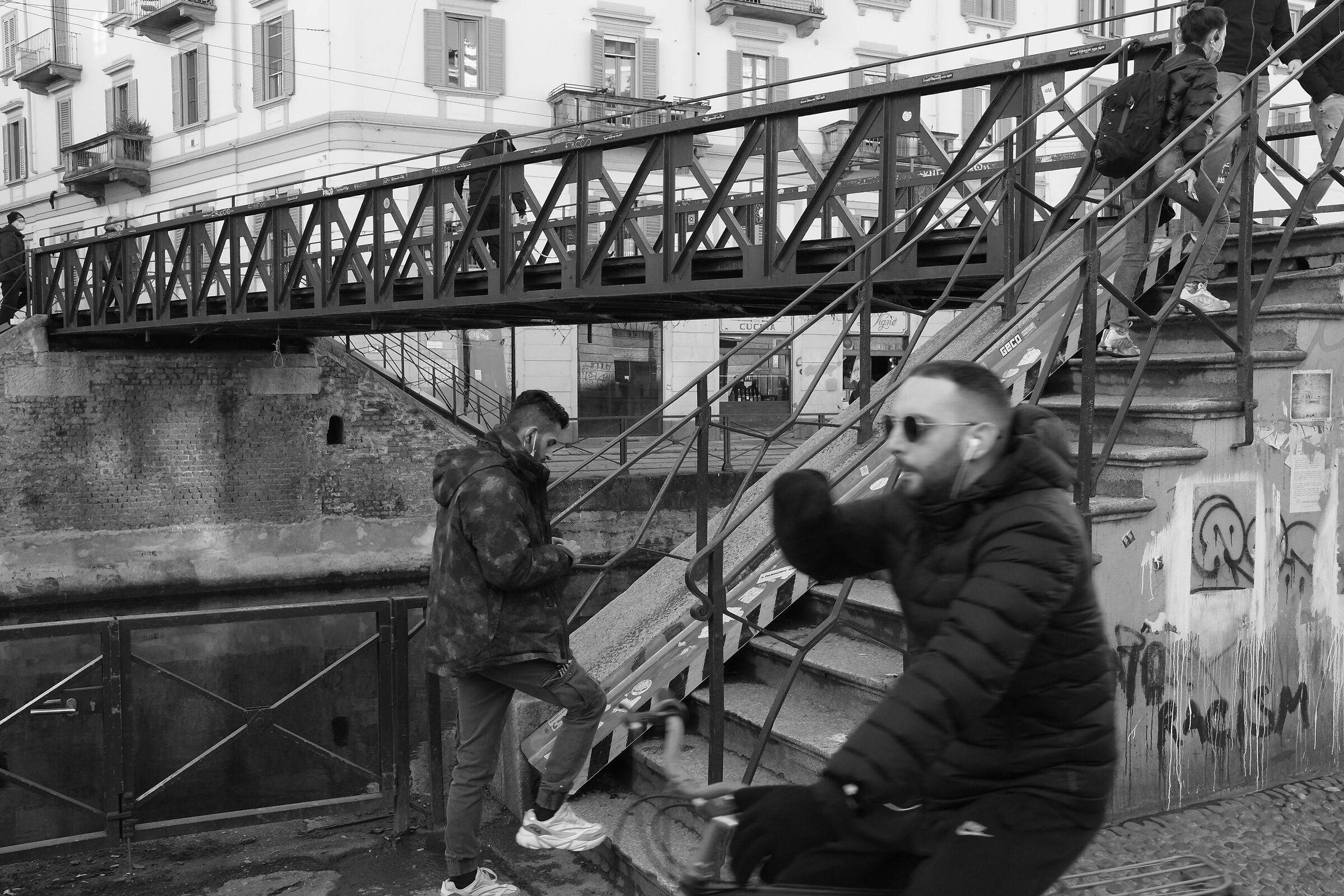 Ponte di ferro sul Naviglio