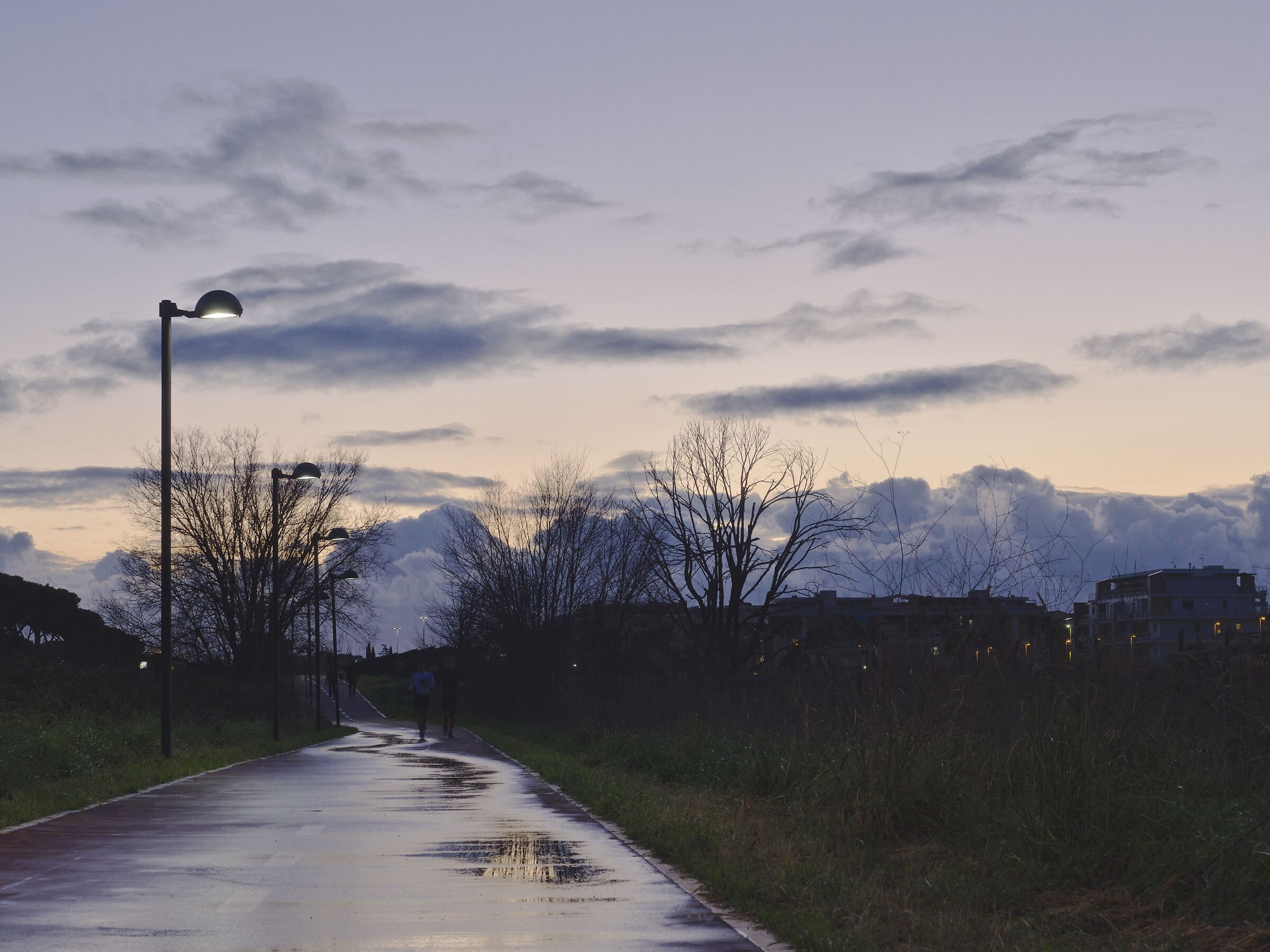 Montagne di nuvole in città