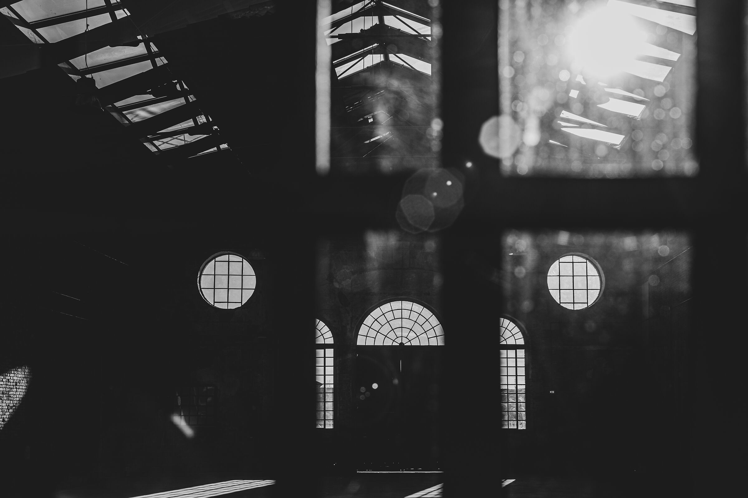 L'Arsenale dietro il vetro .....