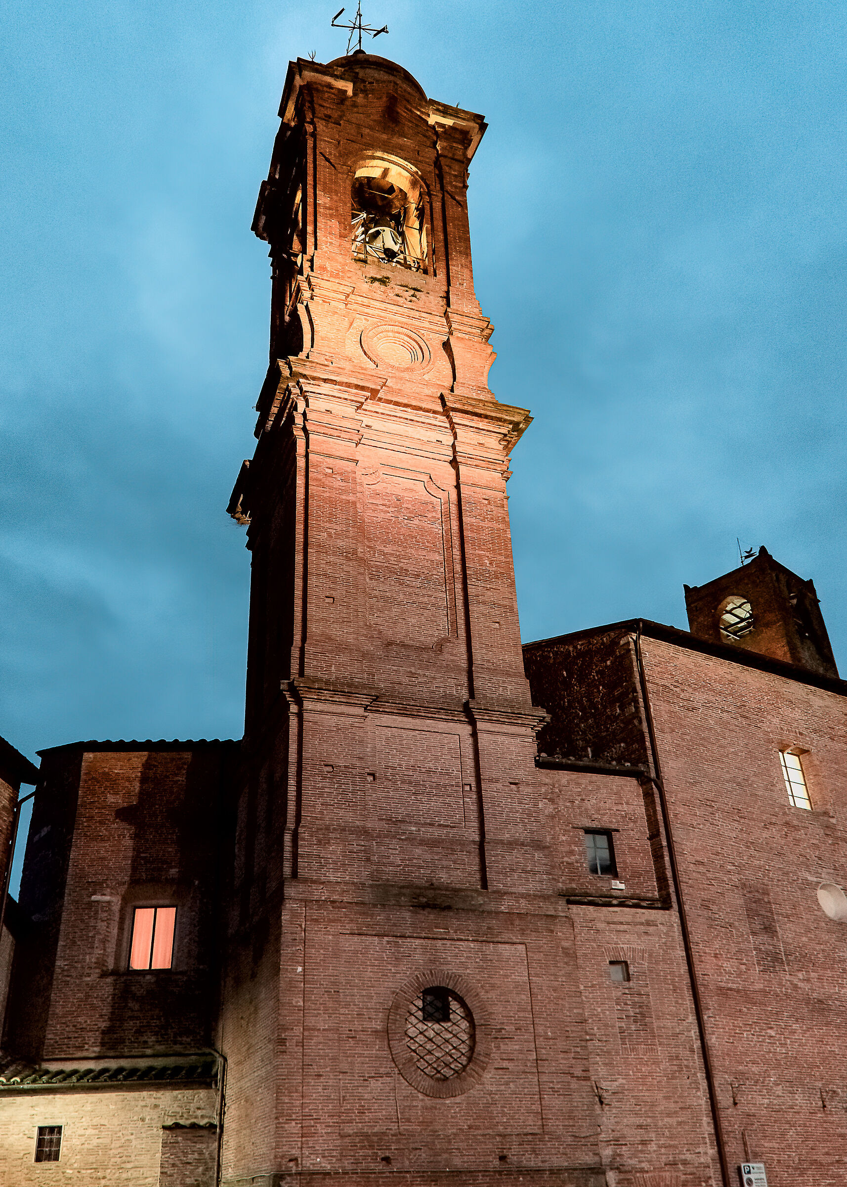 Torre piazza citta' della pieve into comune