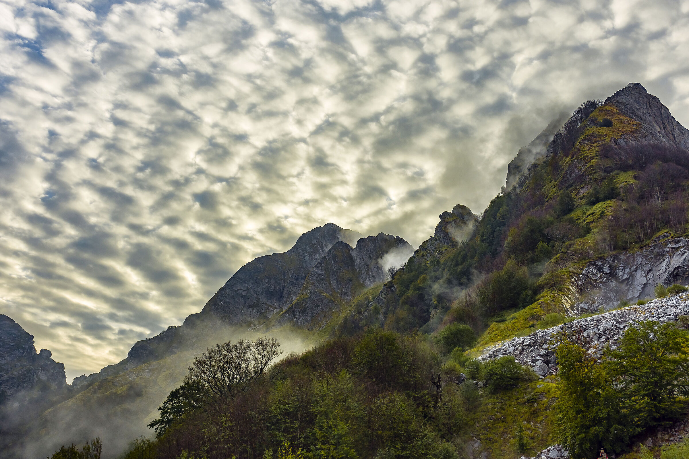 Sunrise in Apuane Serenaia 1