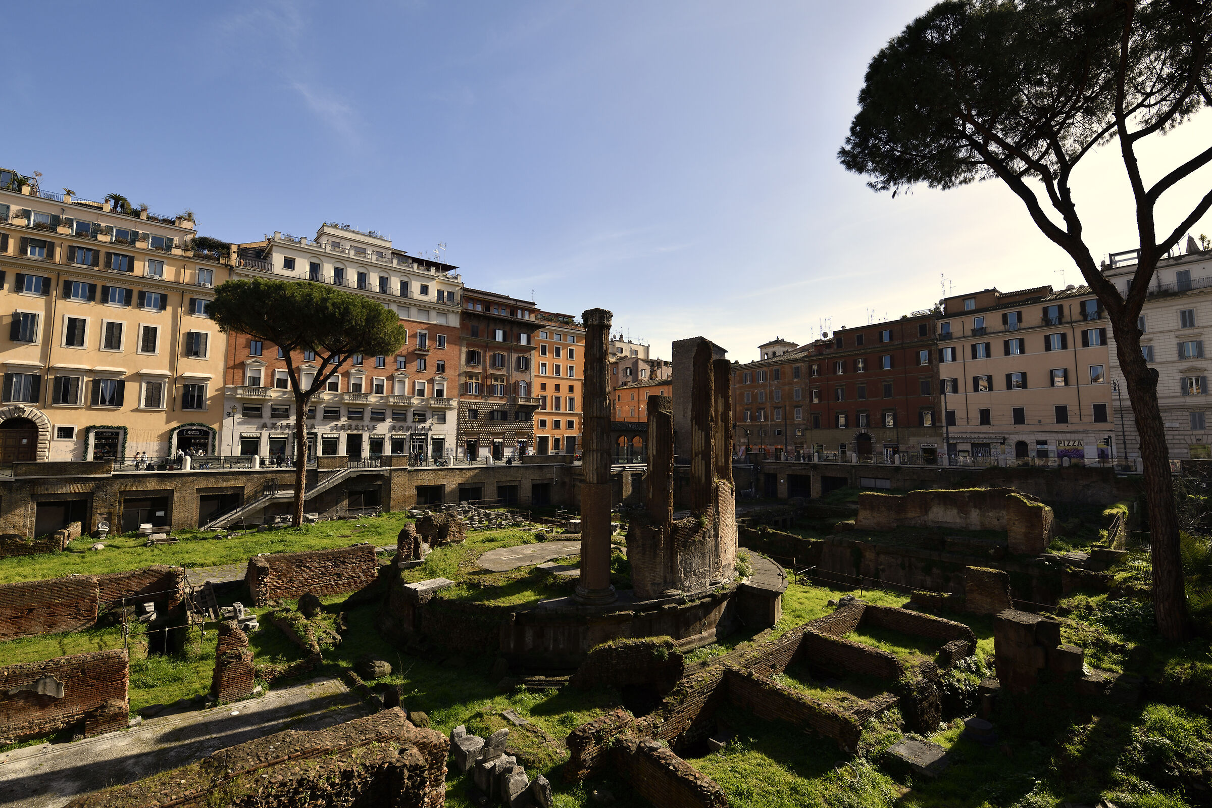 Largo di Torre Argentina