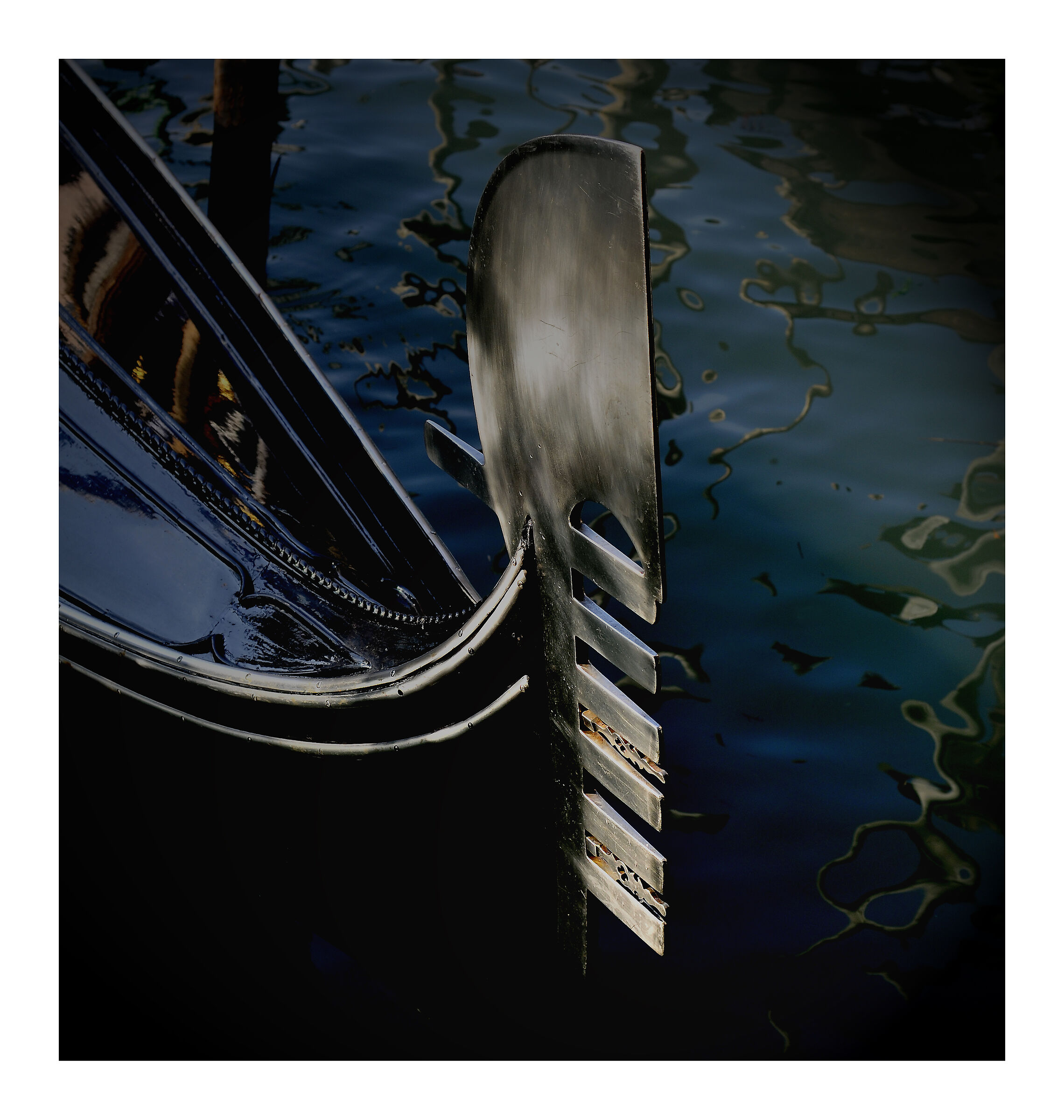 VENICE: bow iron 3