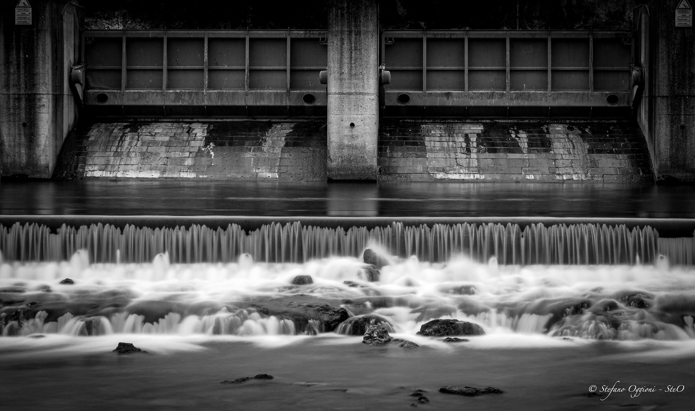 Diga sul fiume Adda