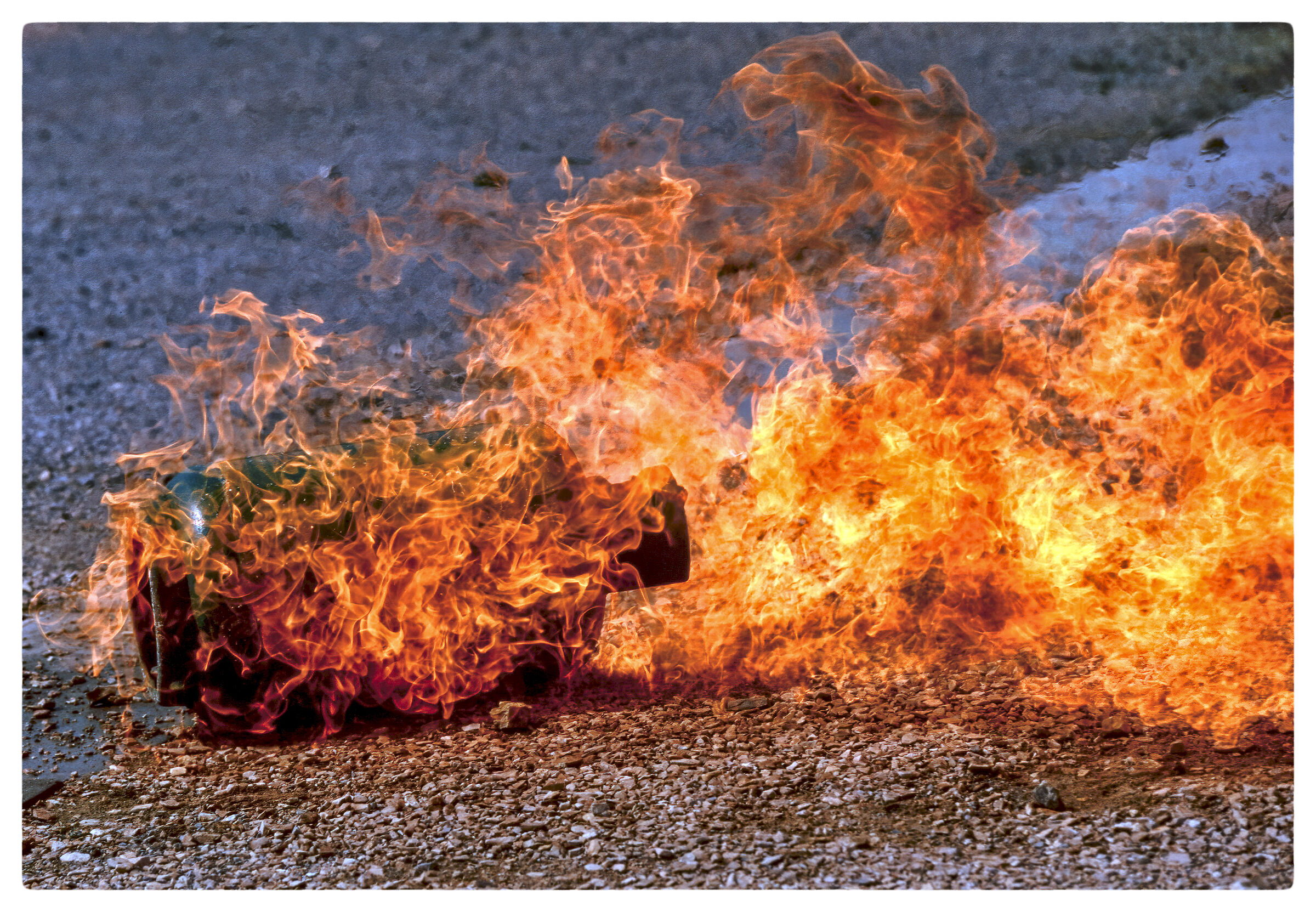 Bombola di GPL in fiamme