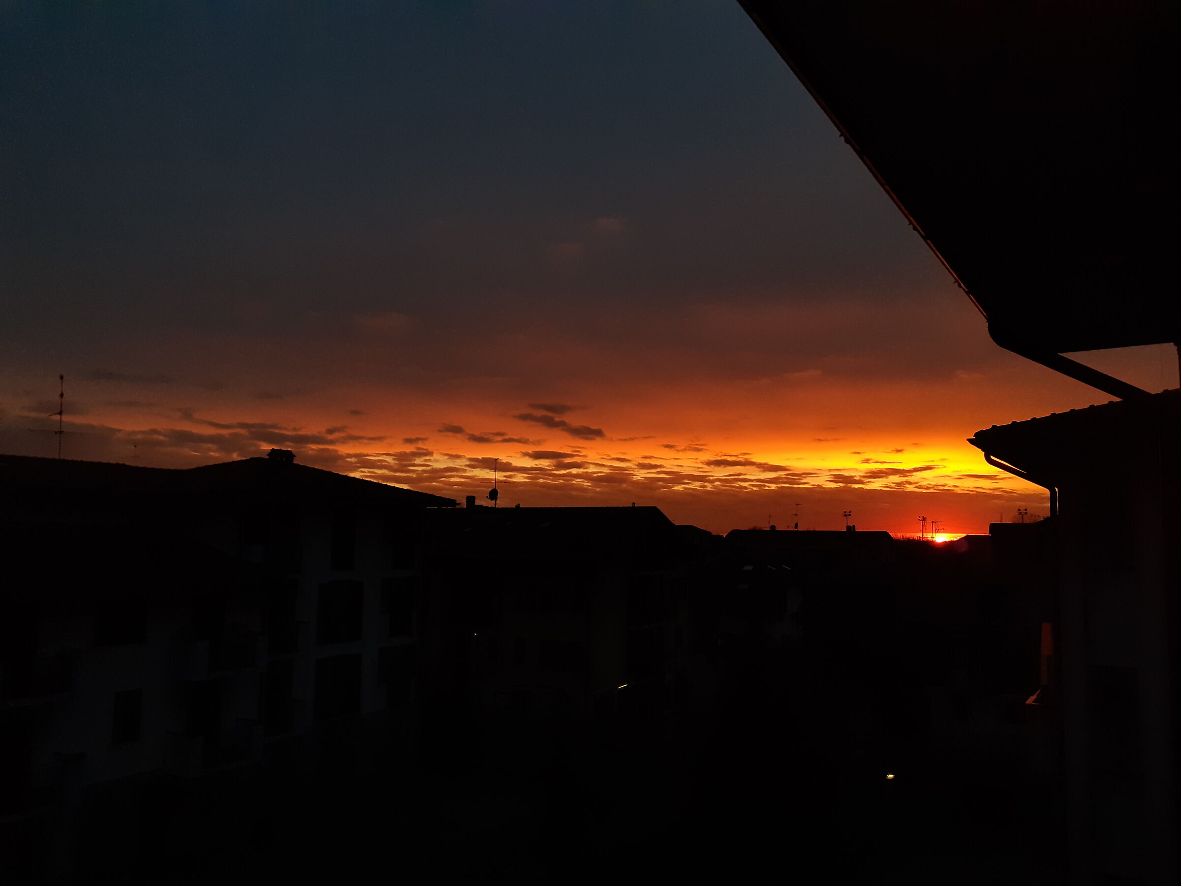 Tramonto rosso fuoco