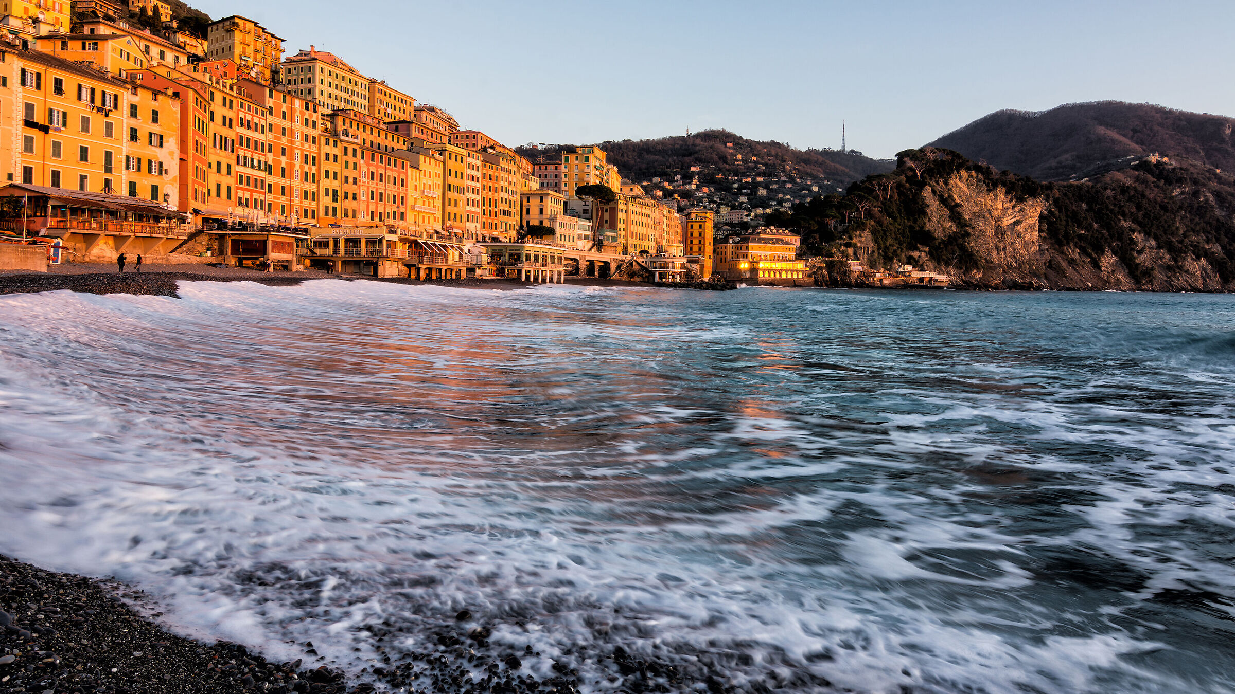 Onda lunga a Camogli