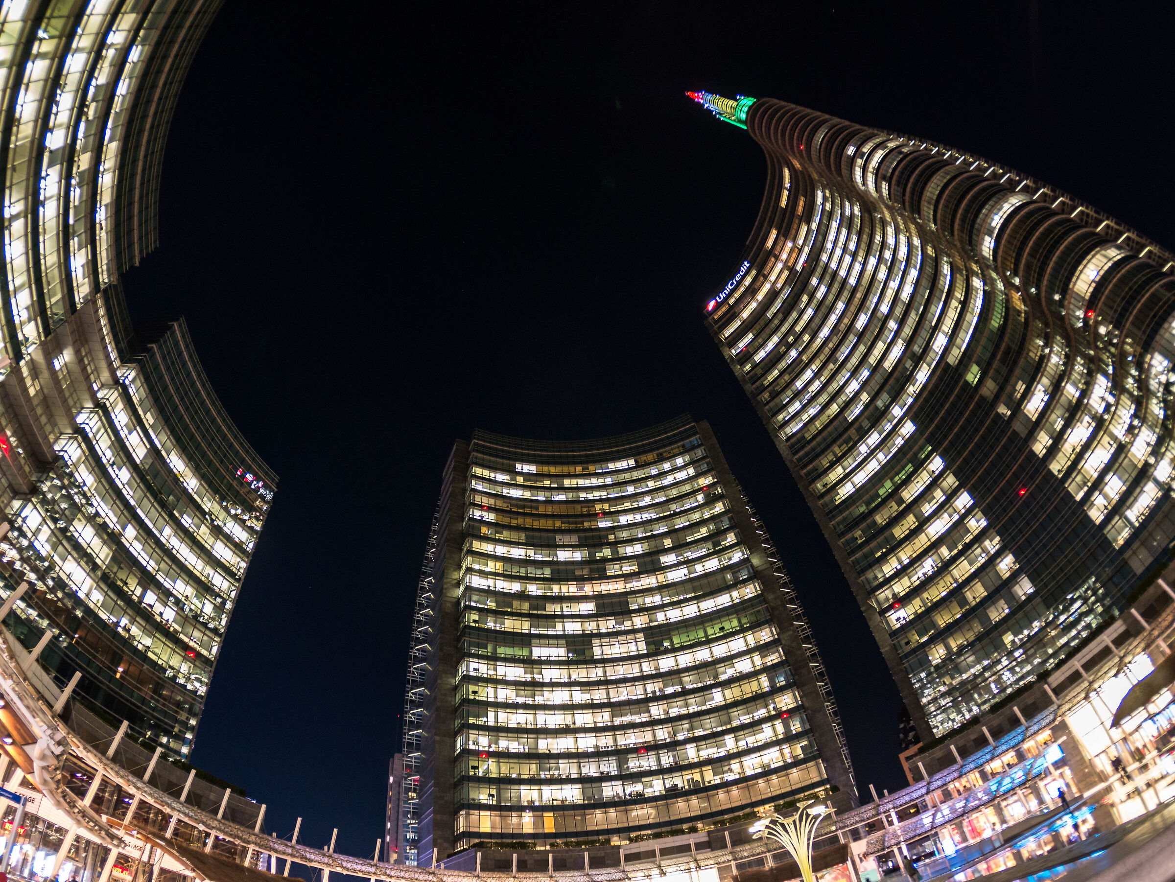 Piazza gae Aulenti - Milan