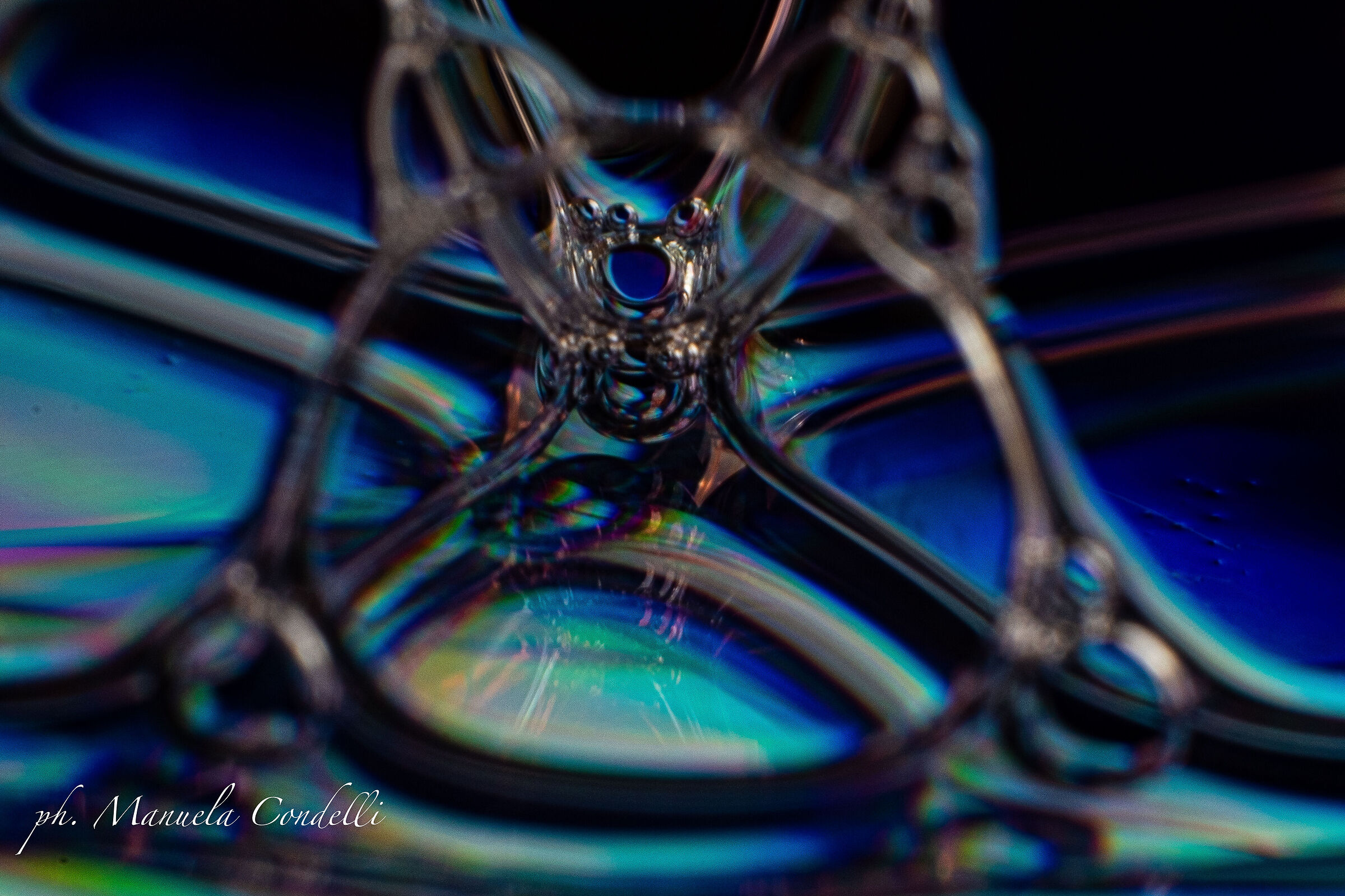 Metal spider