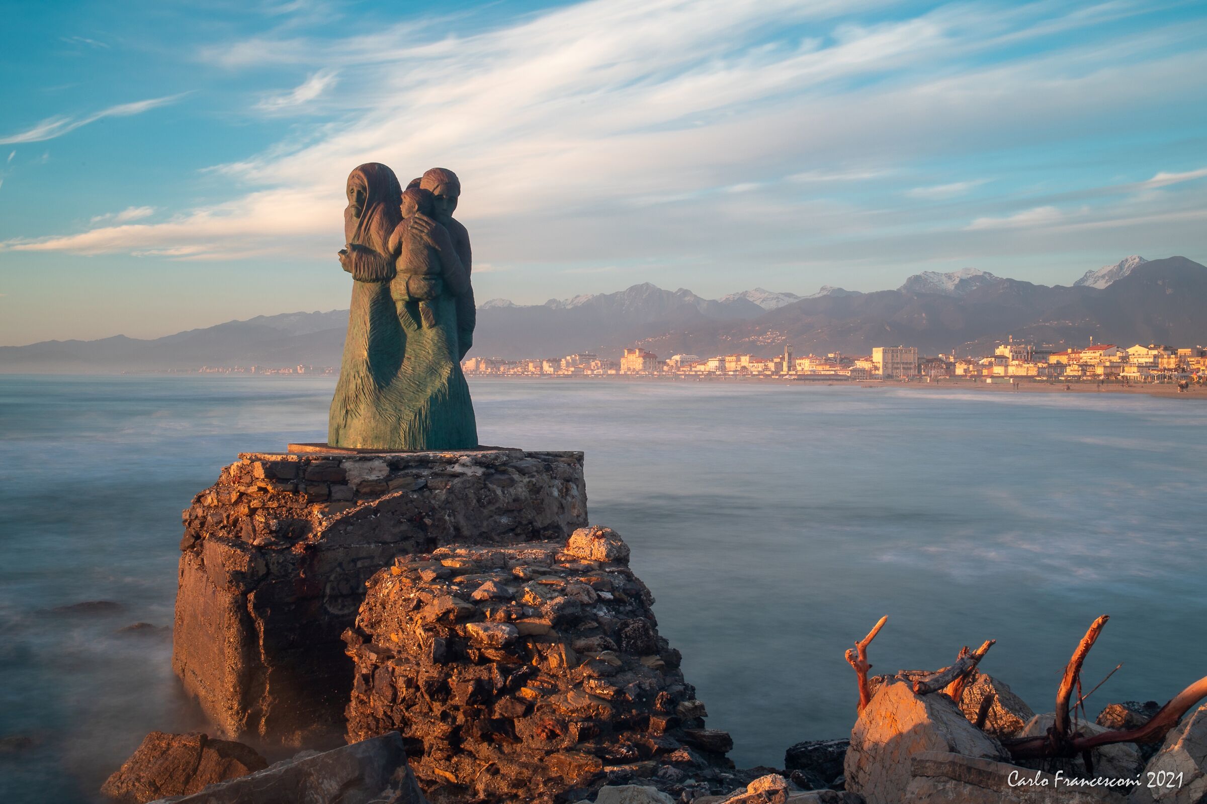 Viareggio - The Wait