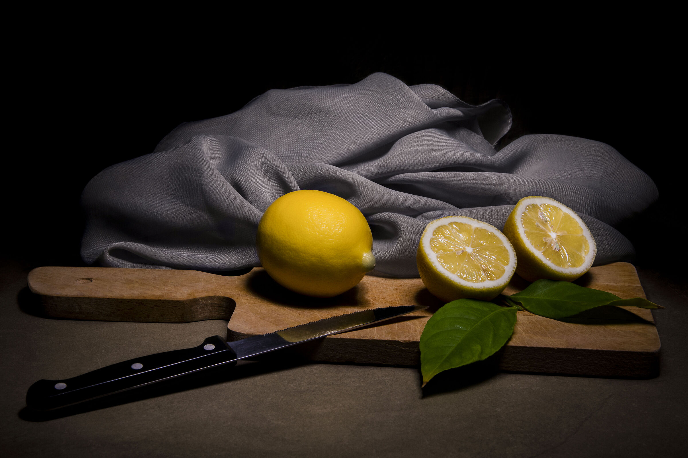 Lemon and gray.... light painting