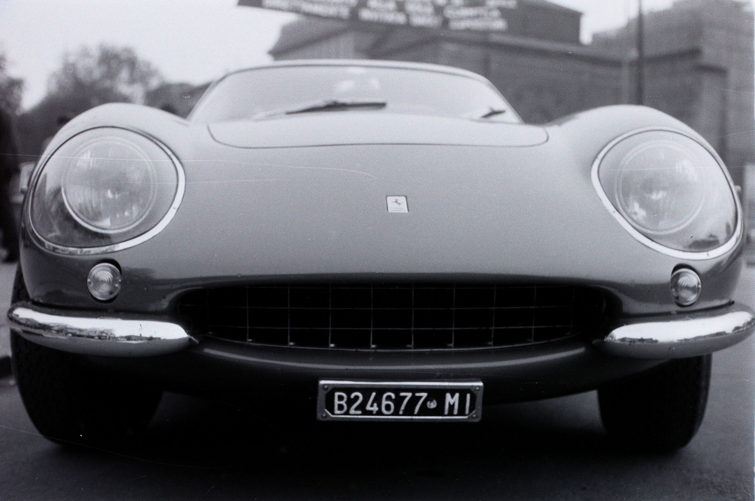 Canonet fotografa Ferrari 275 GTB -  Milano 1966