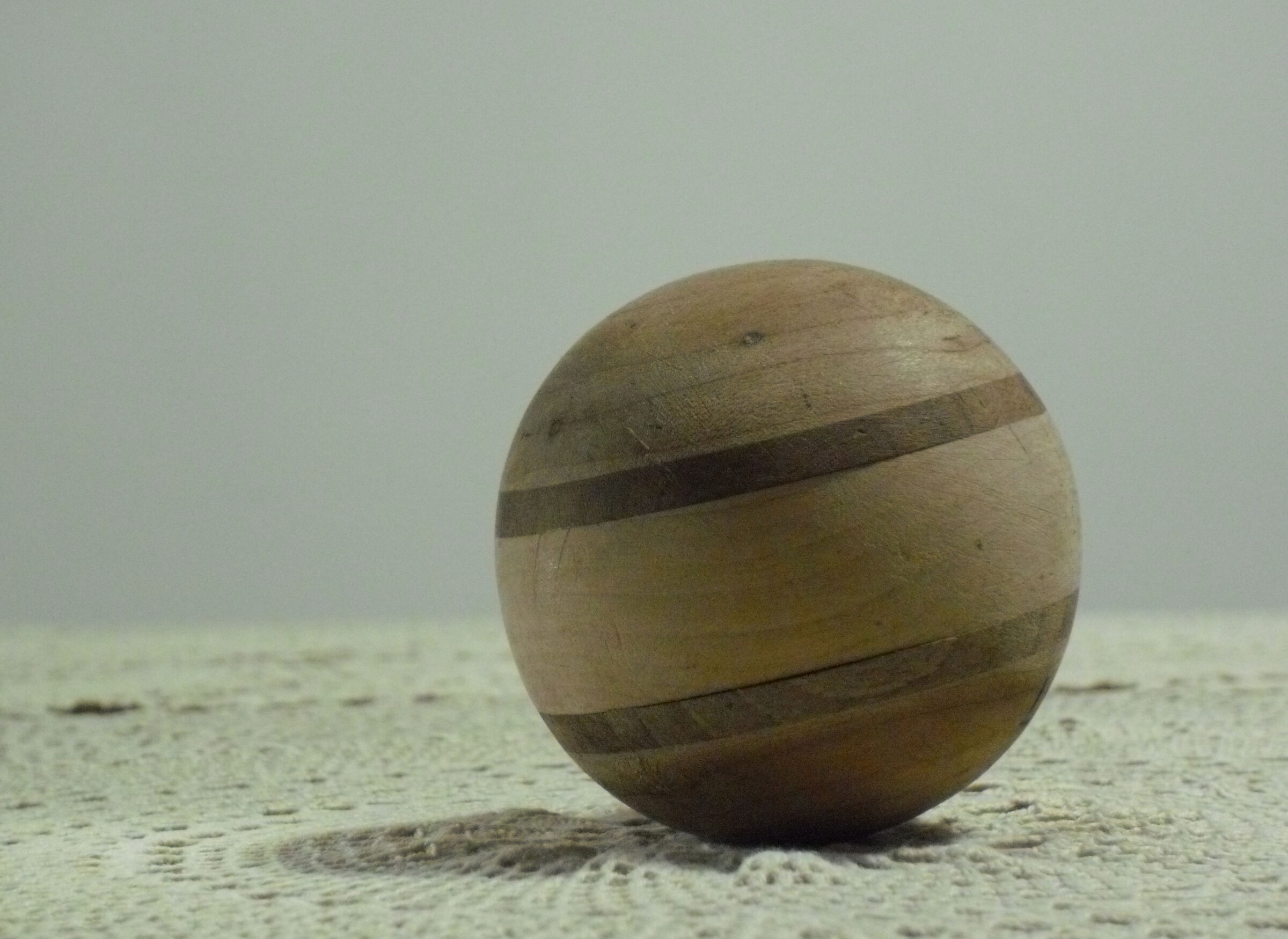 Sfera con riflessi argentati