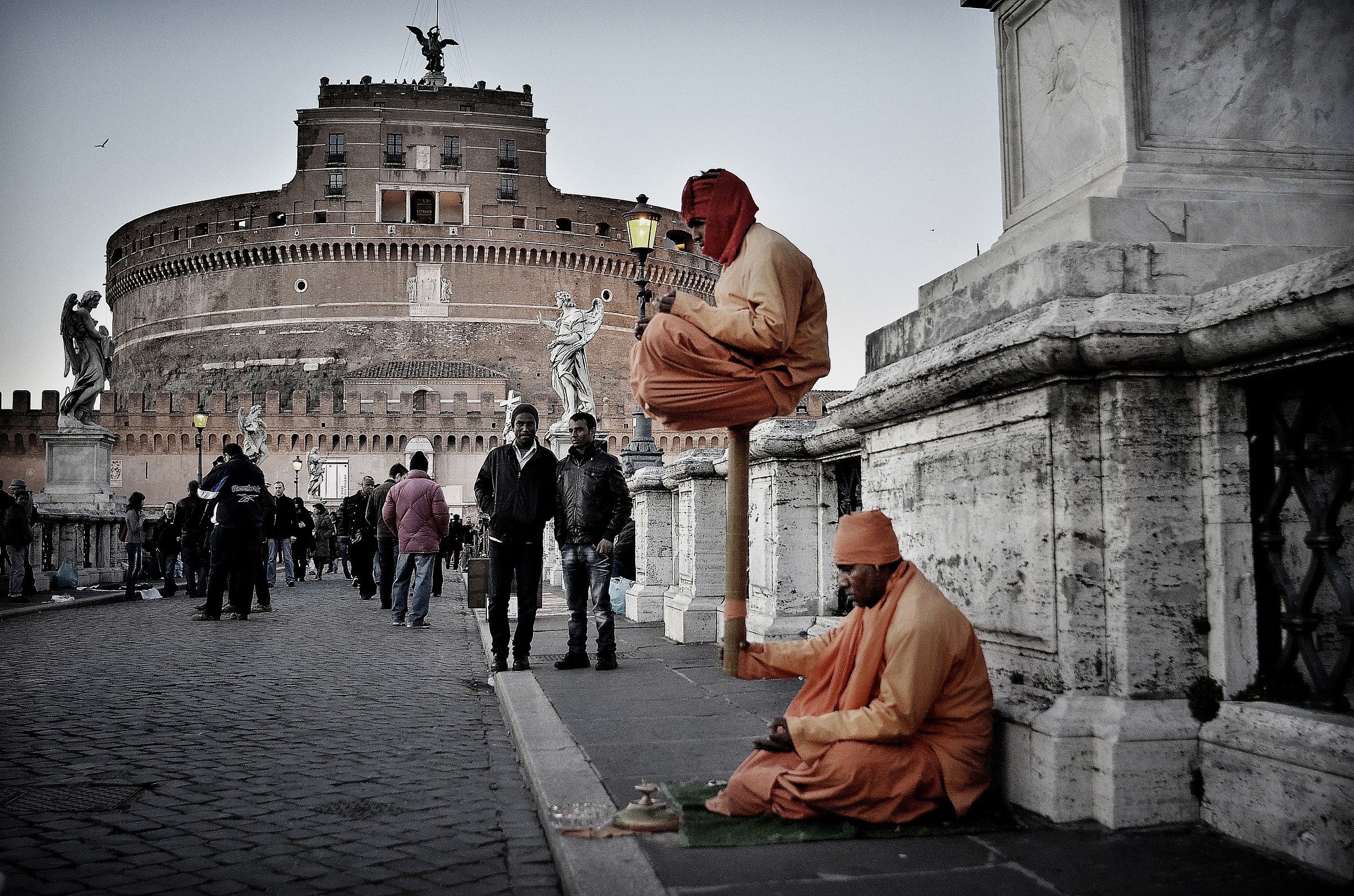 On foot, looking wonders