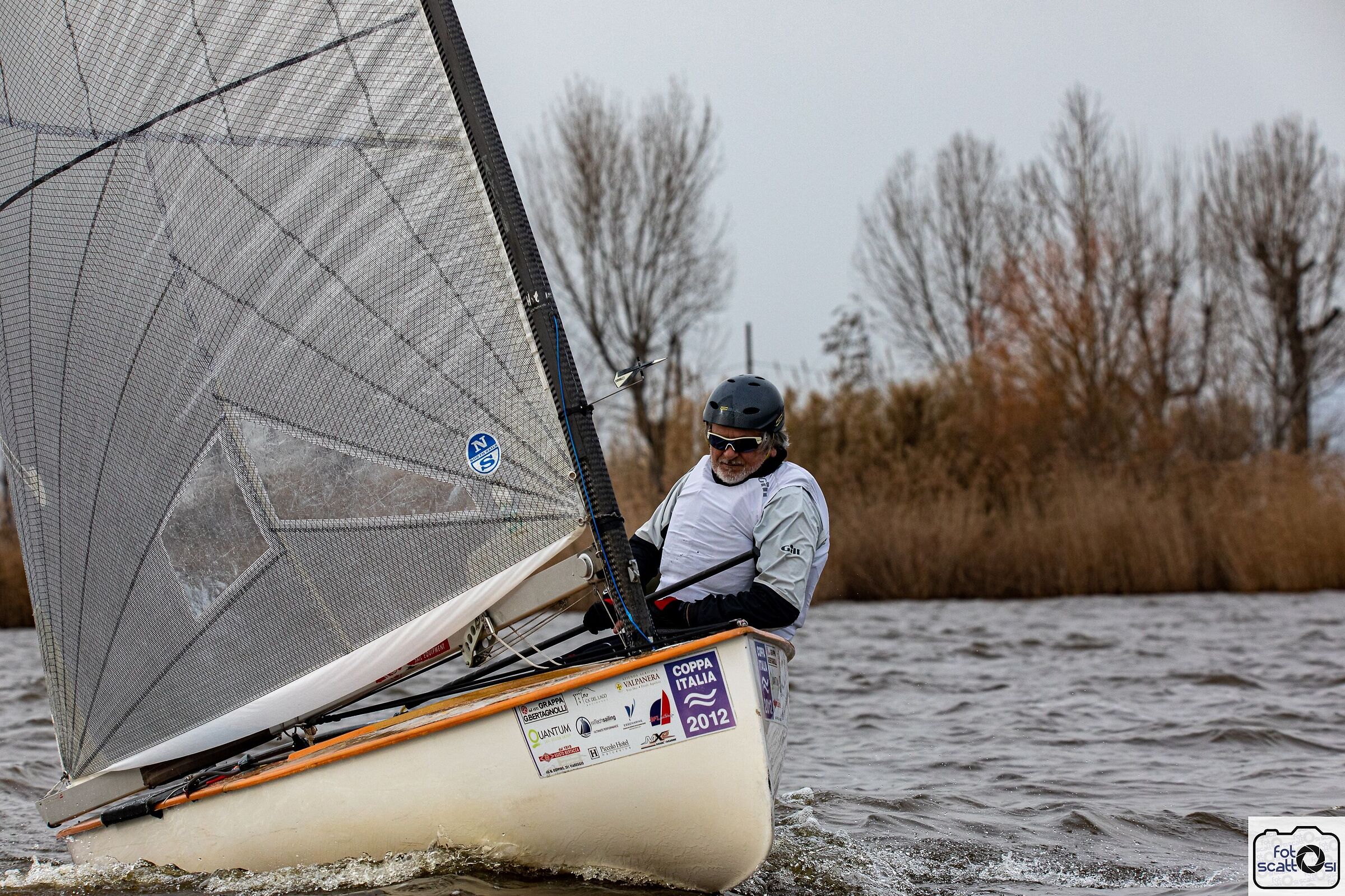 vela sul lago " classe finn "