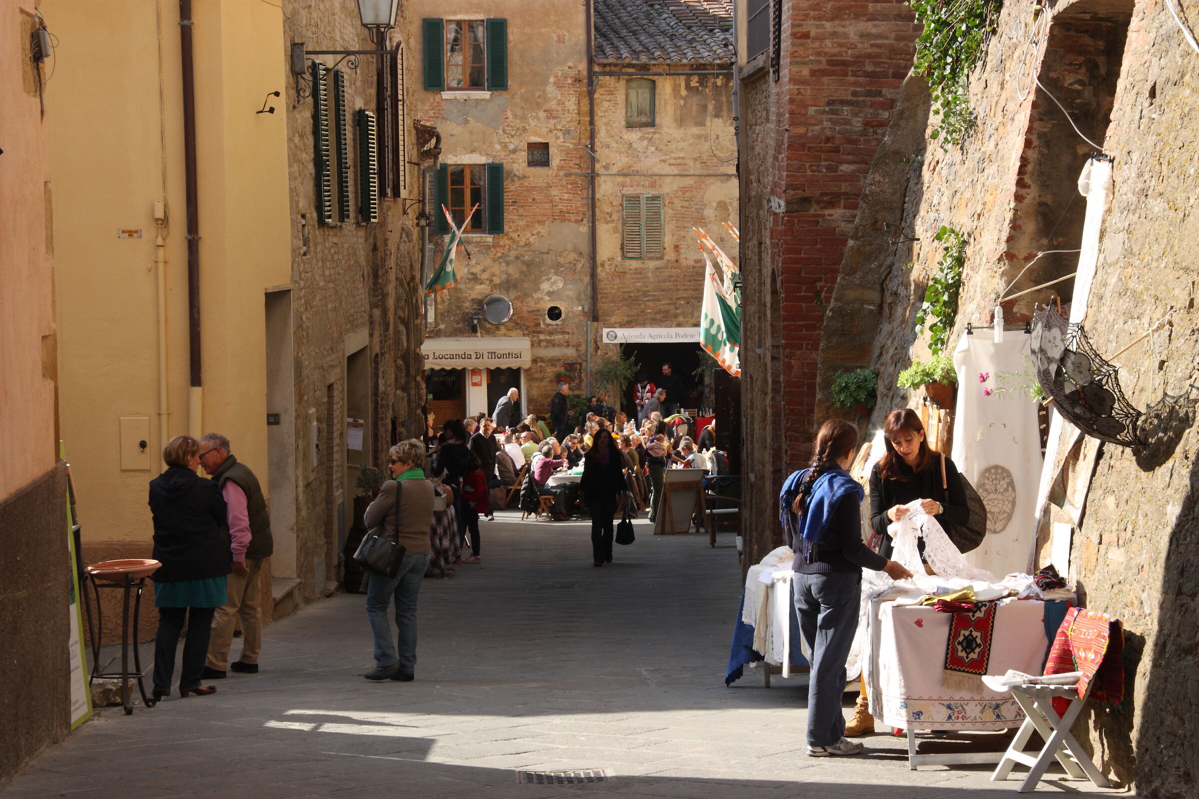 fiera a Montisi