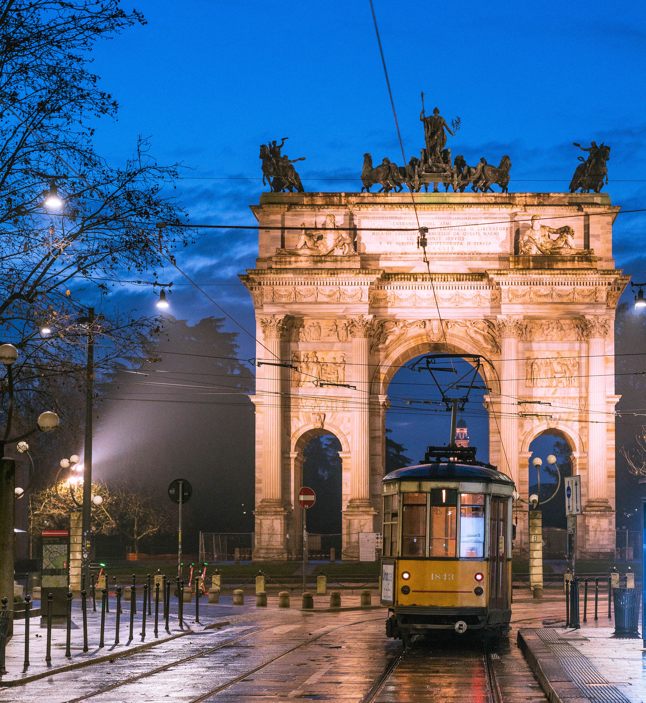 Alba all'Arco della Pace
