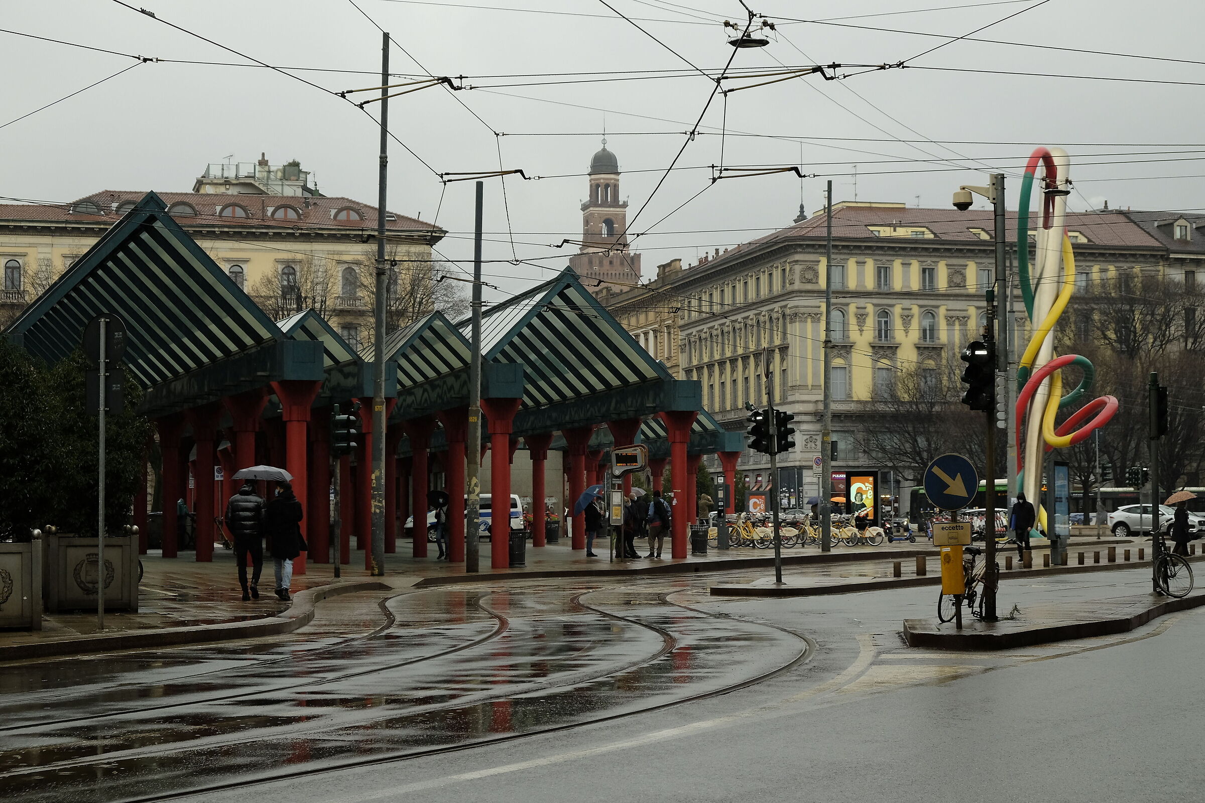 needle and wire, Cadorna Station