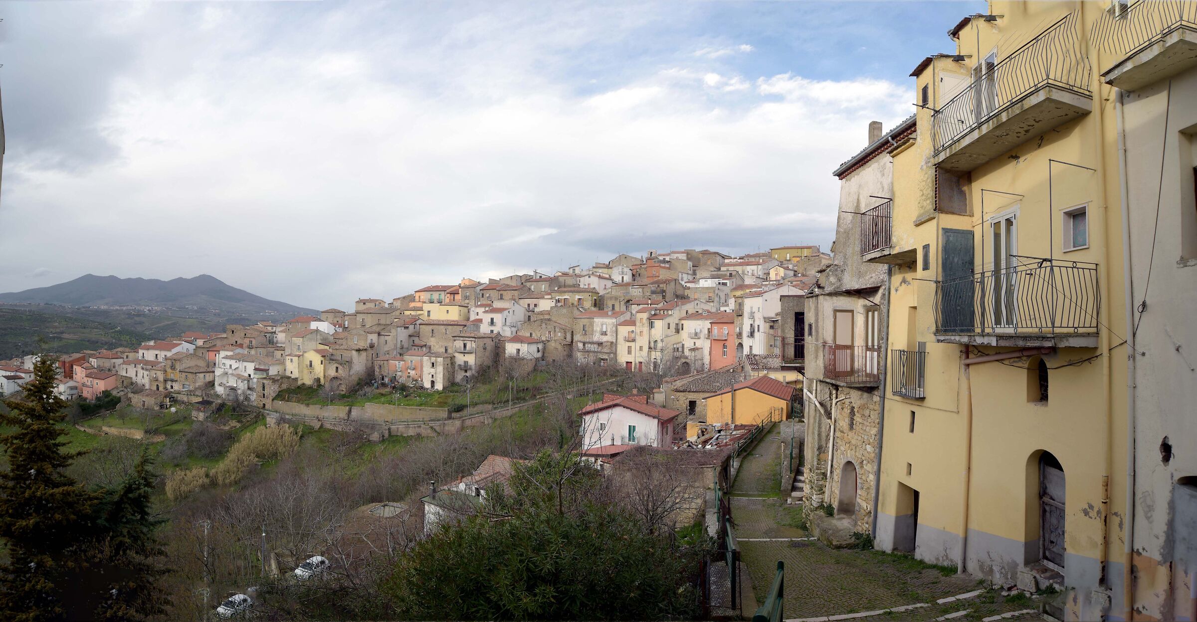 Ripacandida veduta con monte Vulture
