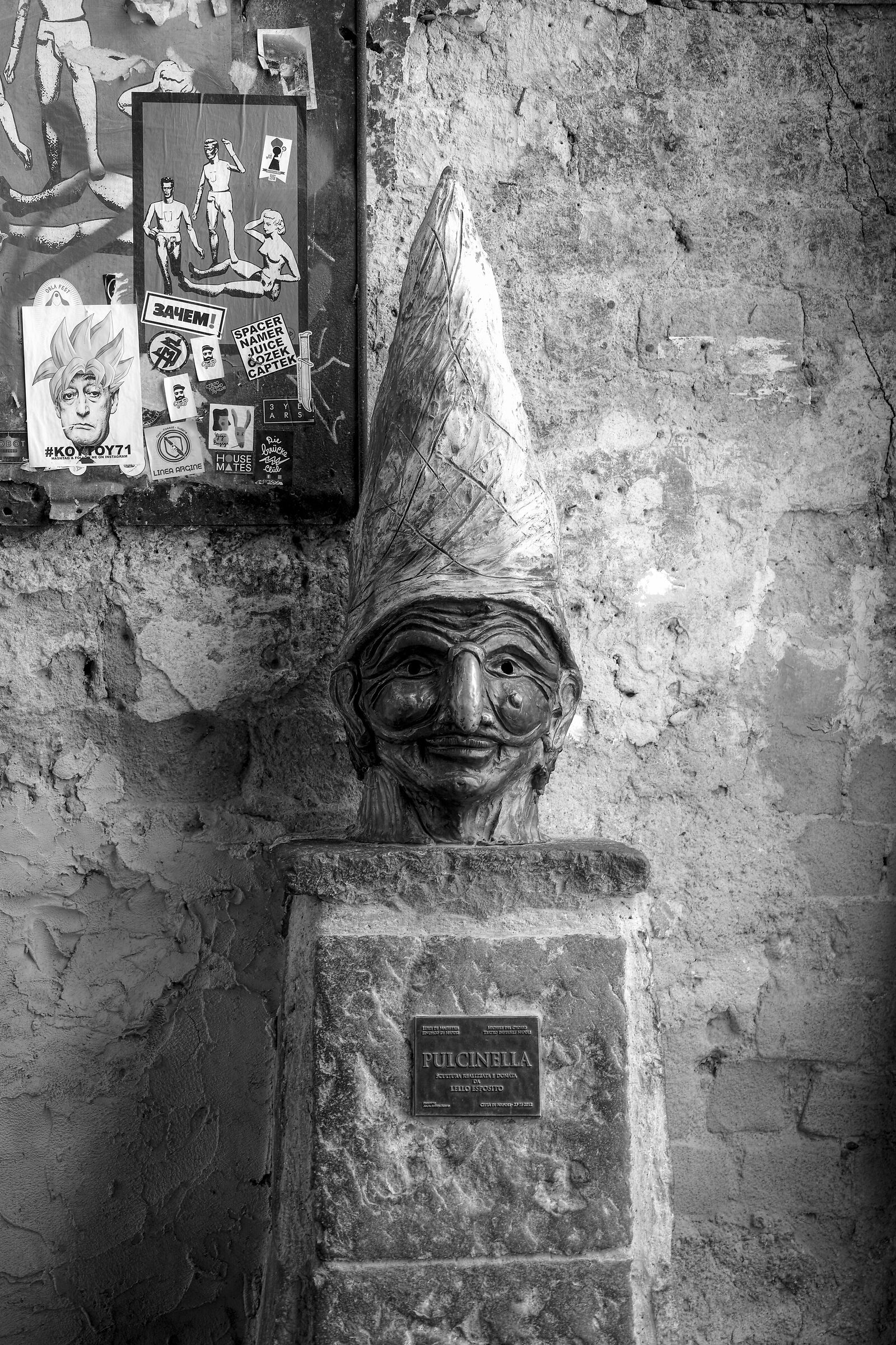 Pulcinella-di-Lello-Esposito b/n