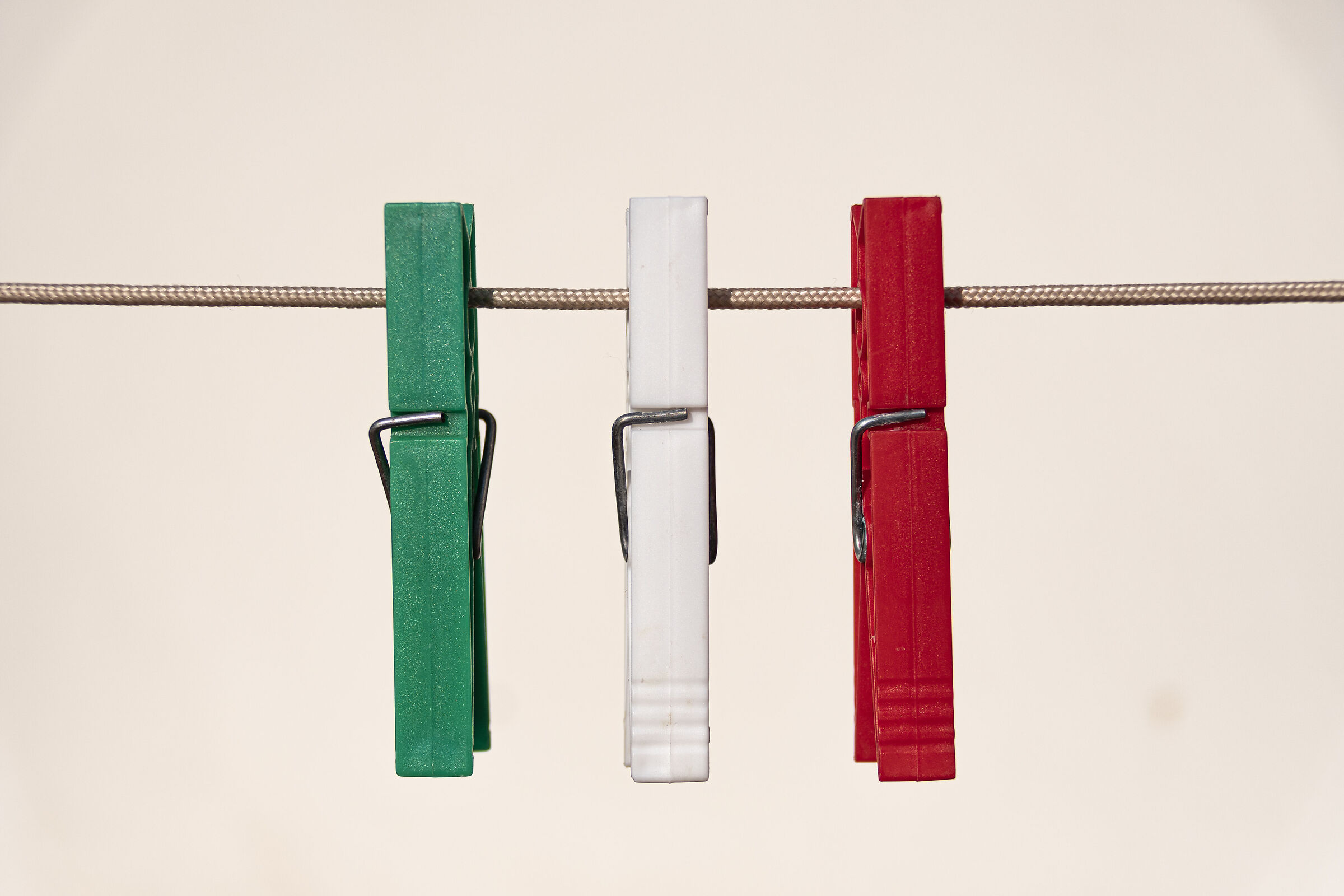 Italy hanging by the thread