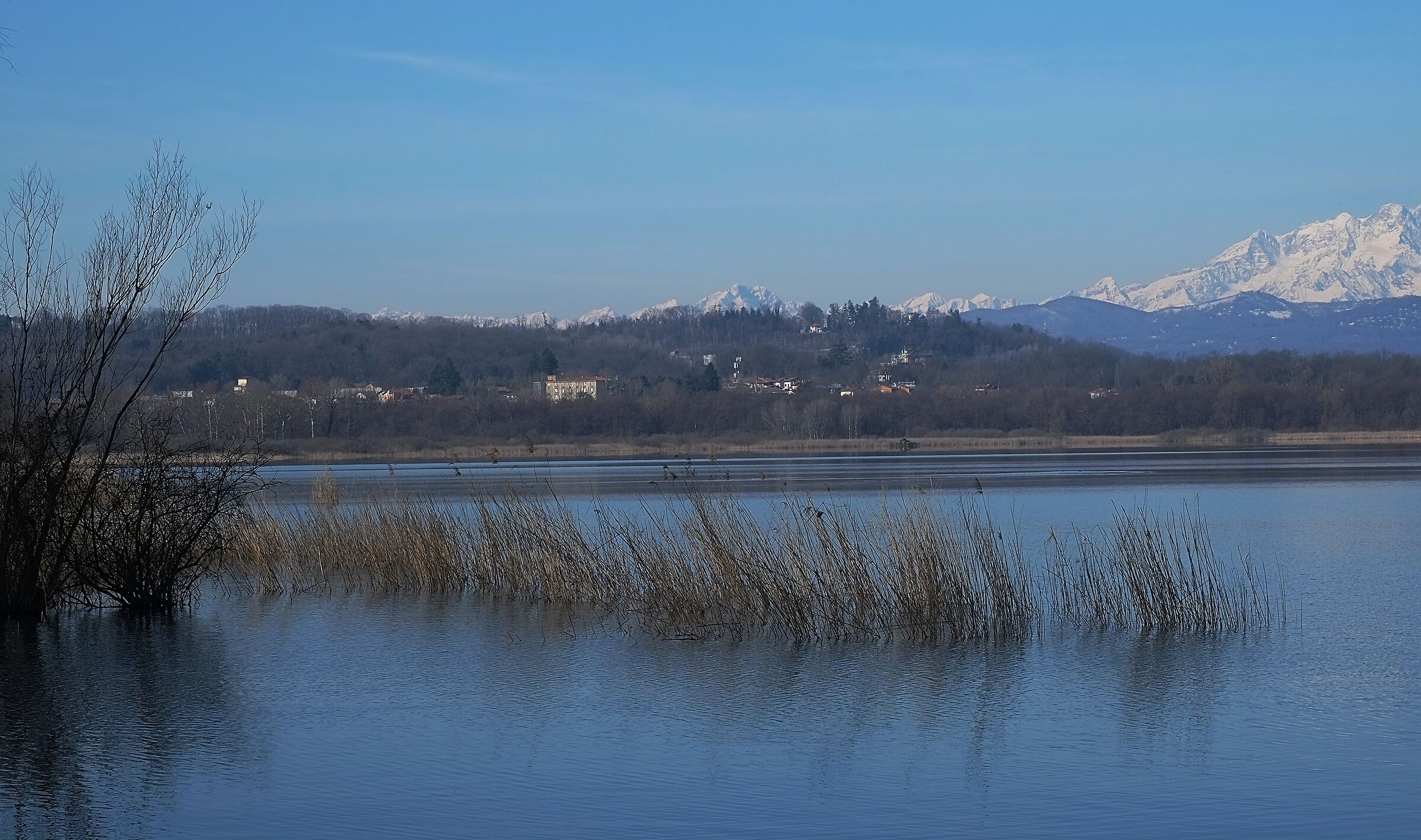 Cazzago Brabbia :Lake Varese