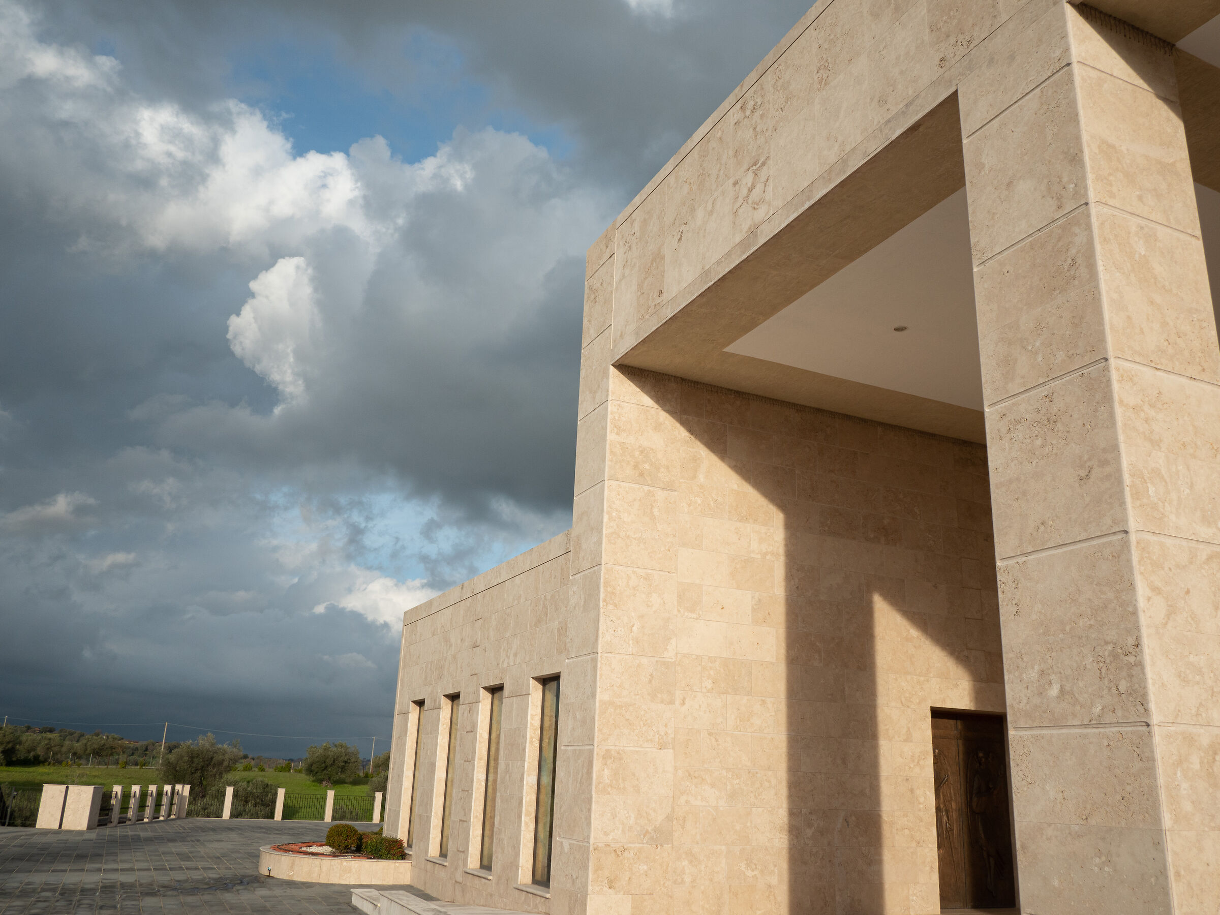 Natuzza evolo foundation