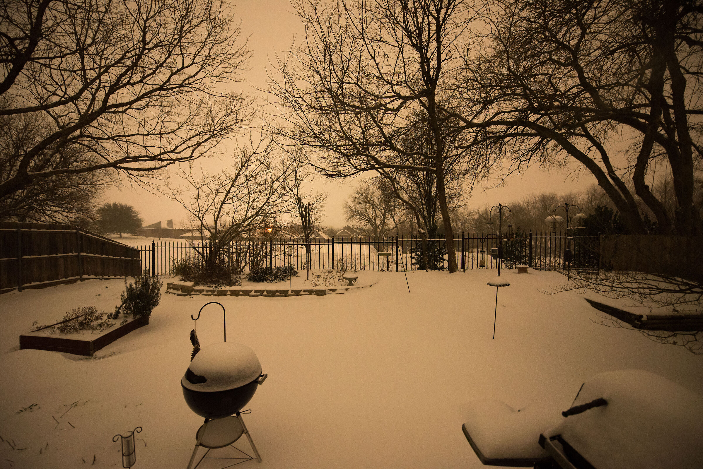 4:00am after snowing  -14.4c this morning