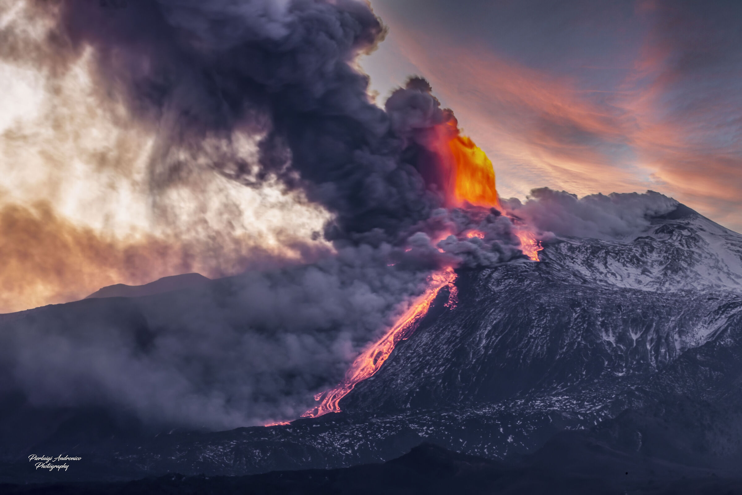 Vulcano Etna in Eruzione