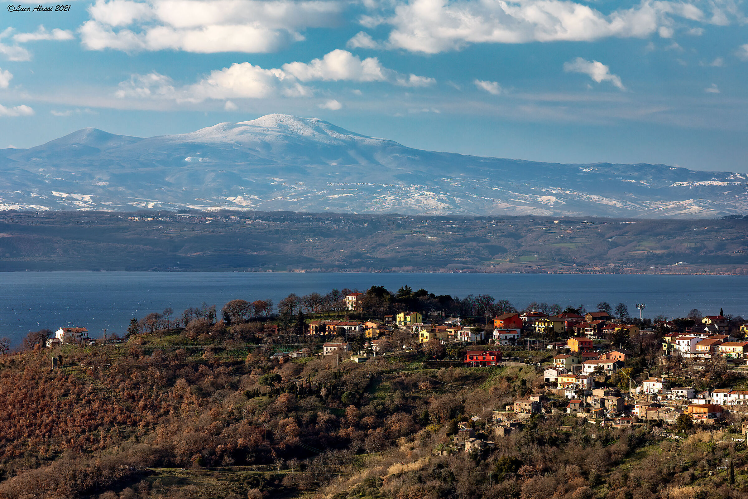 From the lake to the mountain