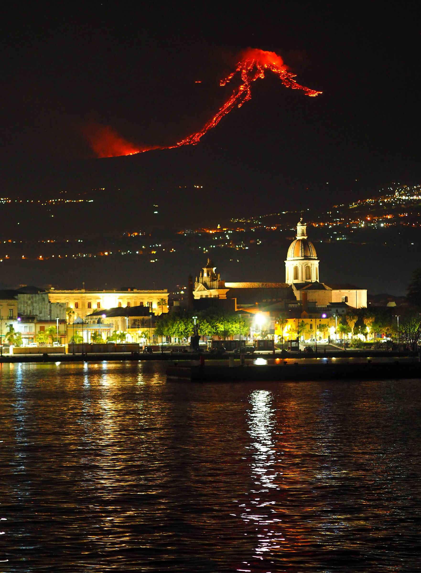 Etna-Eruzione del Cratere di Sud Est del 16-2-2021.