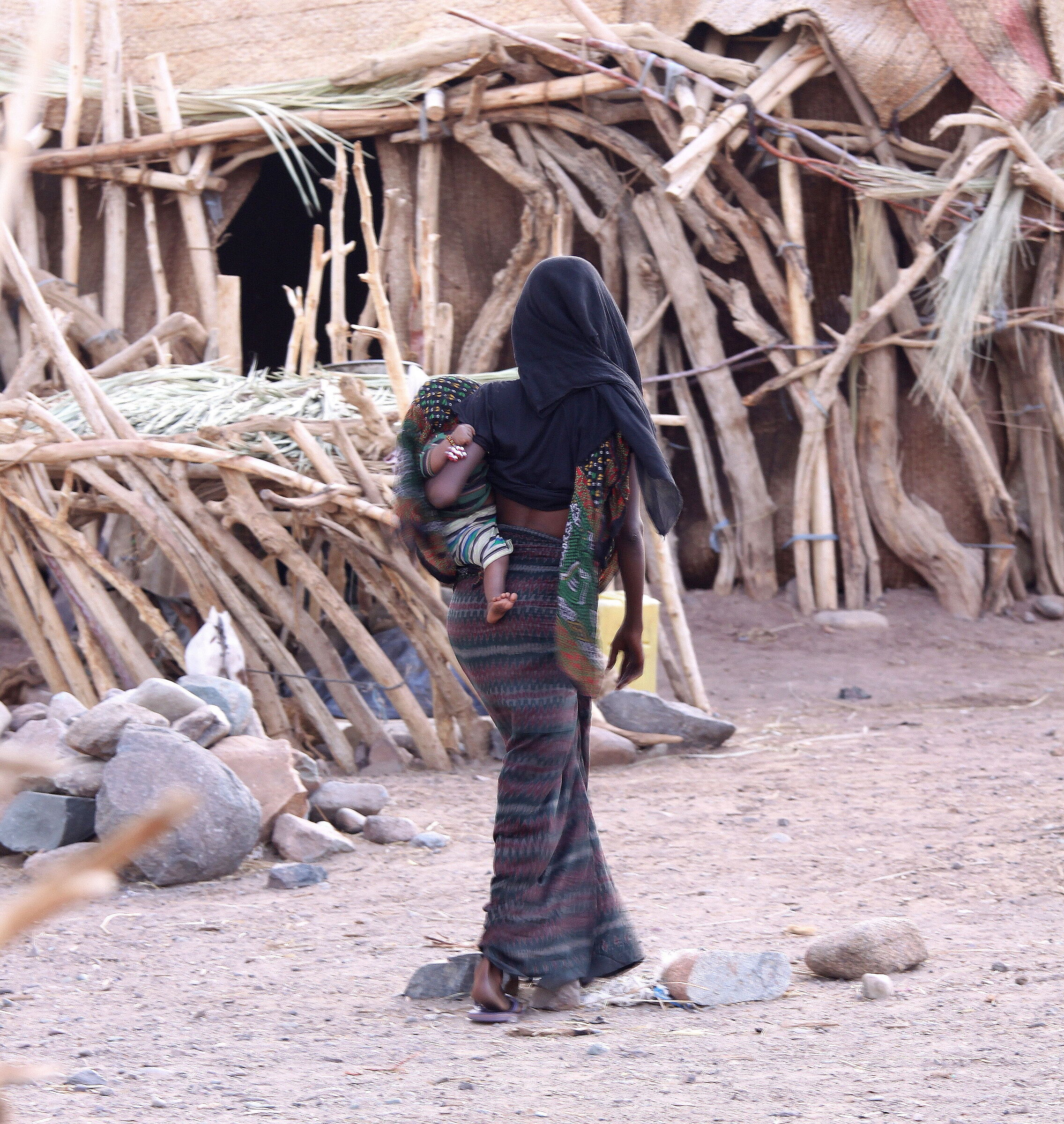 464 - Villaggio lungo percorso carovana del sale