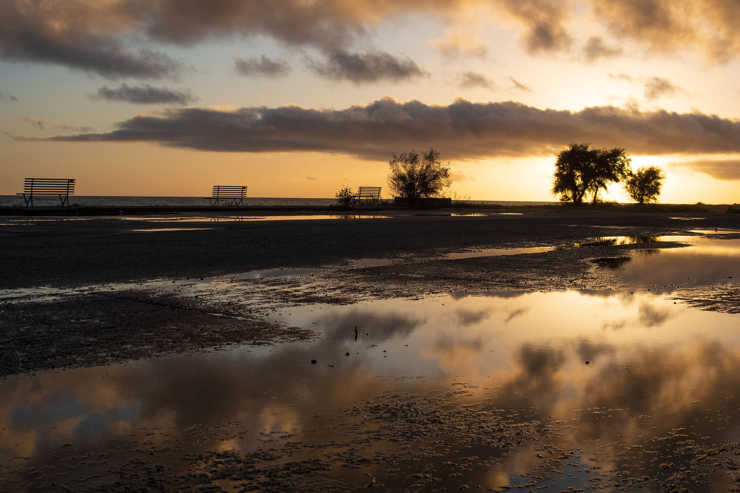 Pioggia, sole e riflessi a Condofuri Marina (Rc)