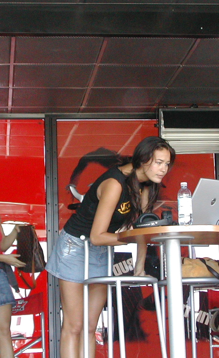 Megan Gale 001 - Marina di Pietrasanta - 2004