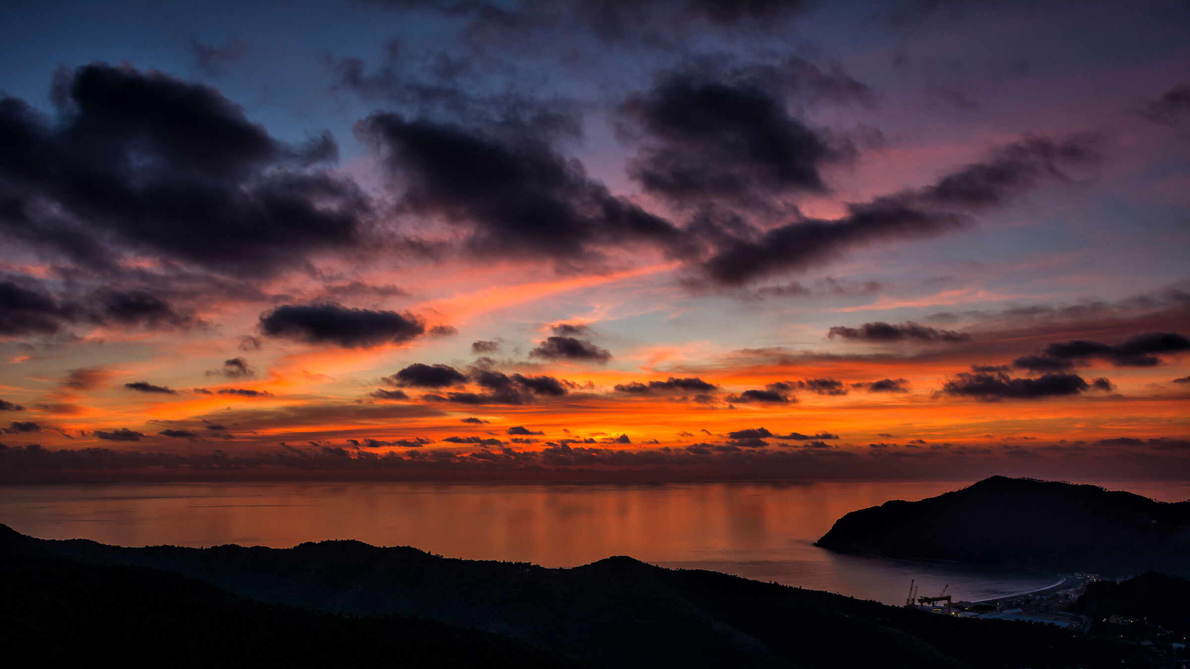 Tramonto invernale sul Tigullio