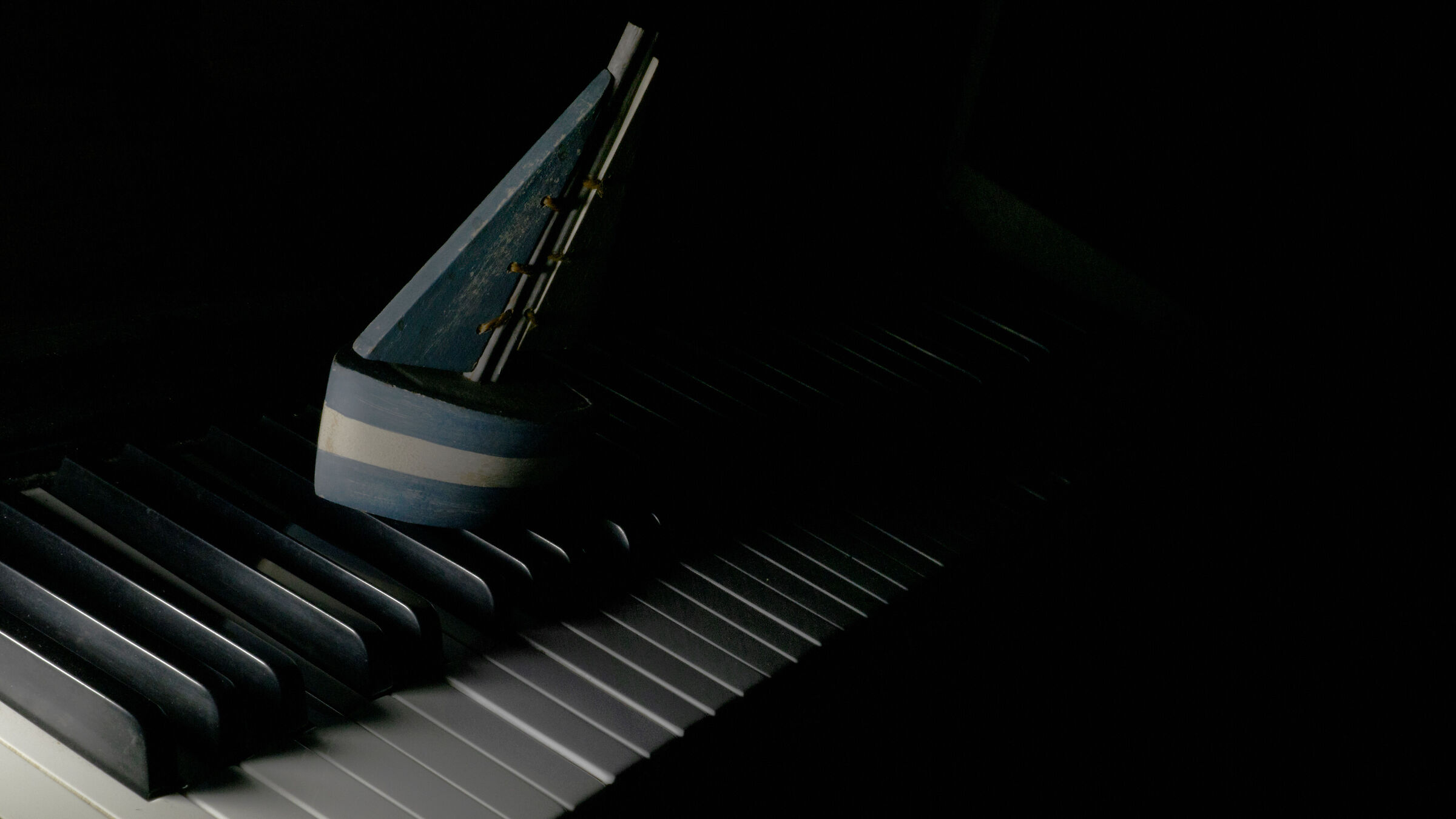 Sailing in a sea of music...