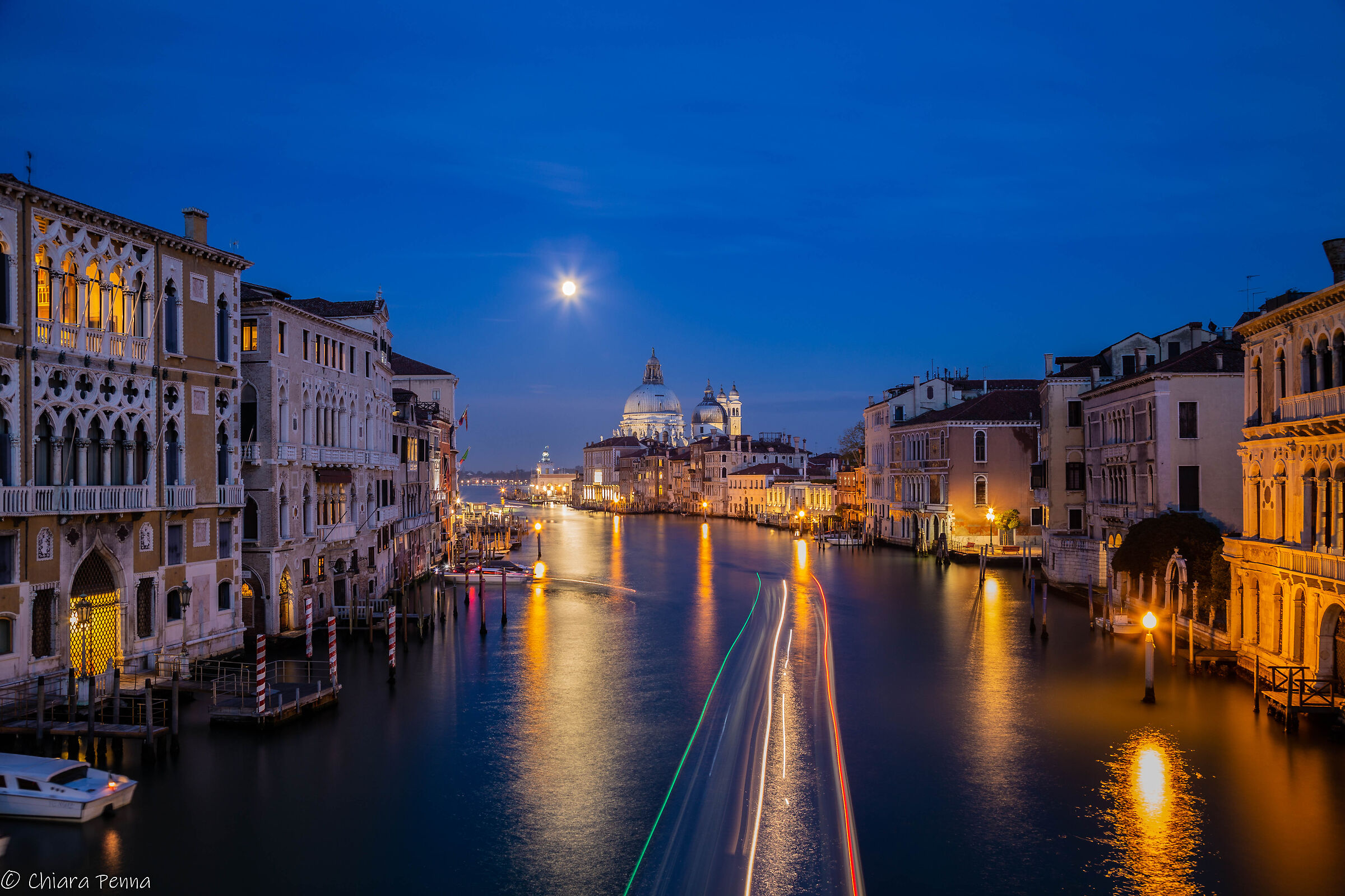 Santa Maria della Salute all'ora blu