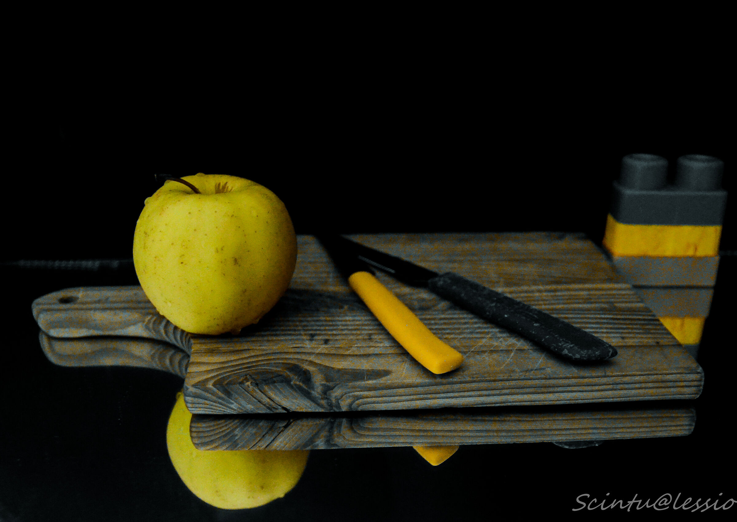 Apple and knife