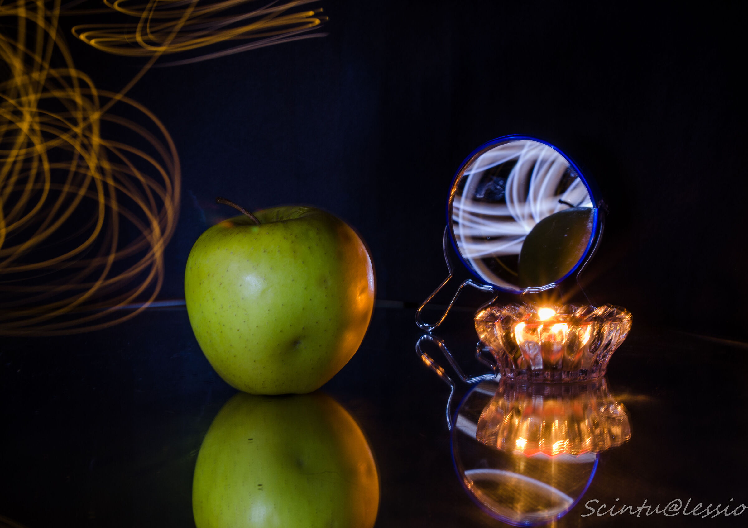 Apple and light painting