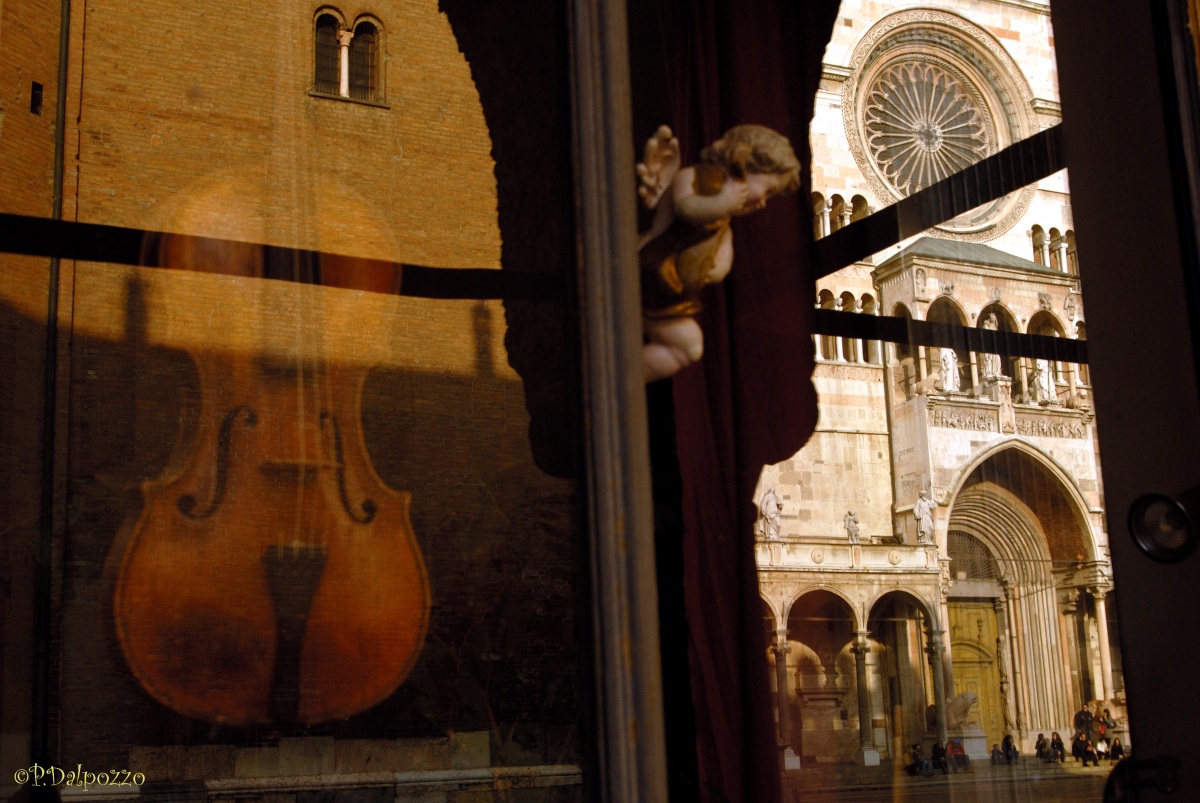 Cremona Violin =