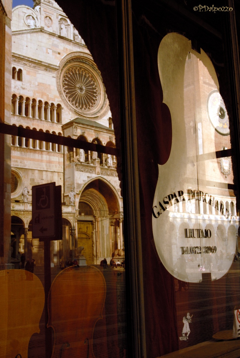 Cremona Violin =