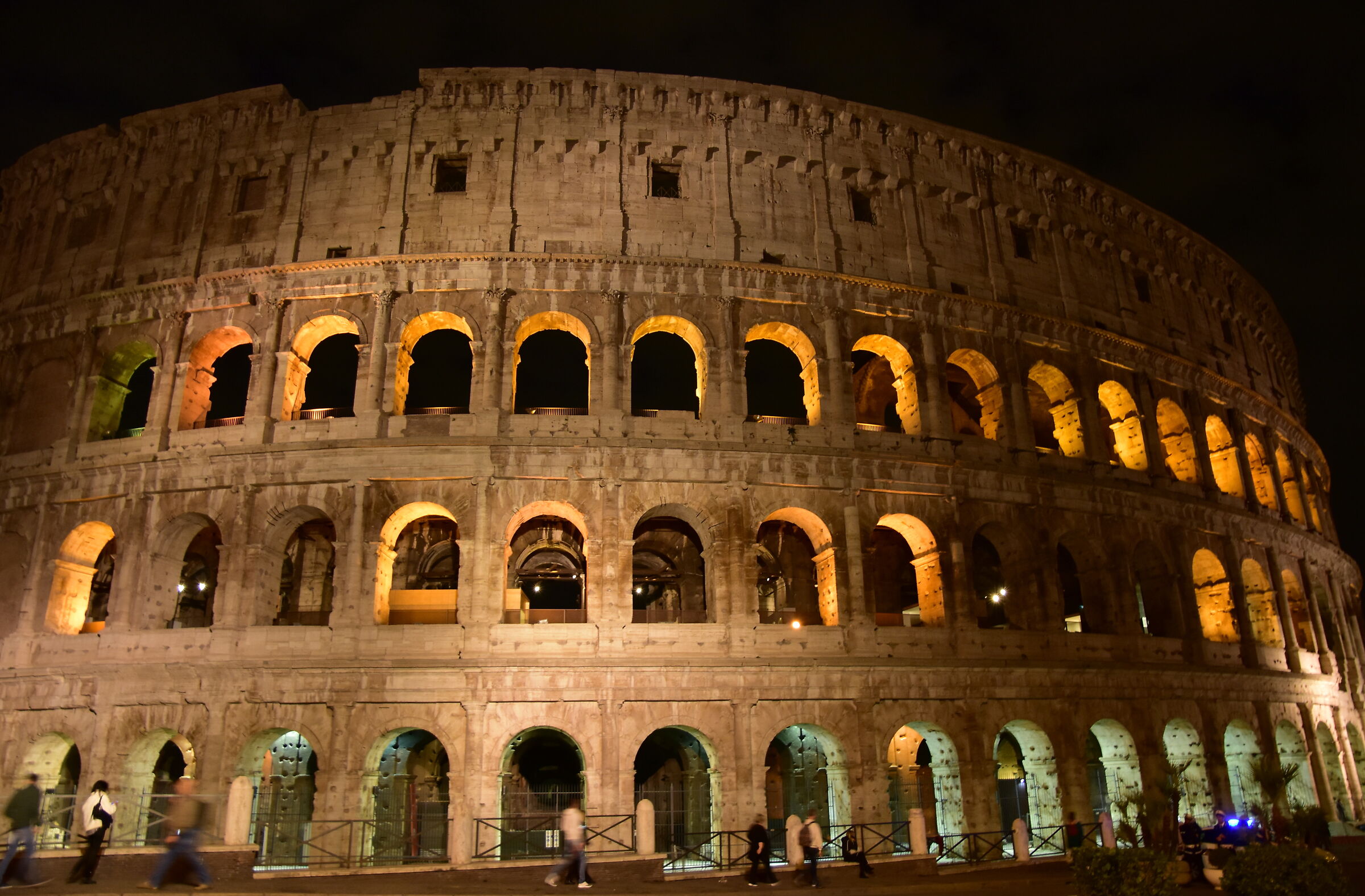 Night Colosseum