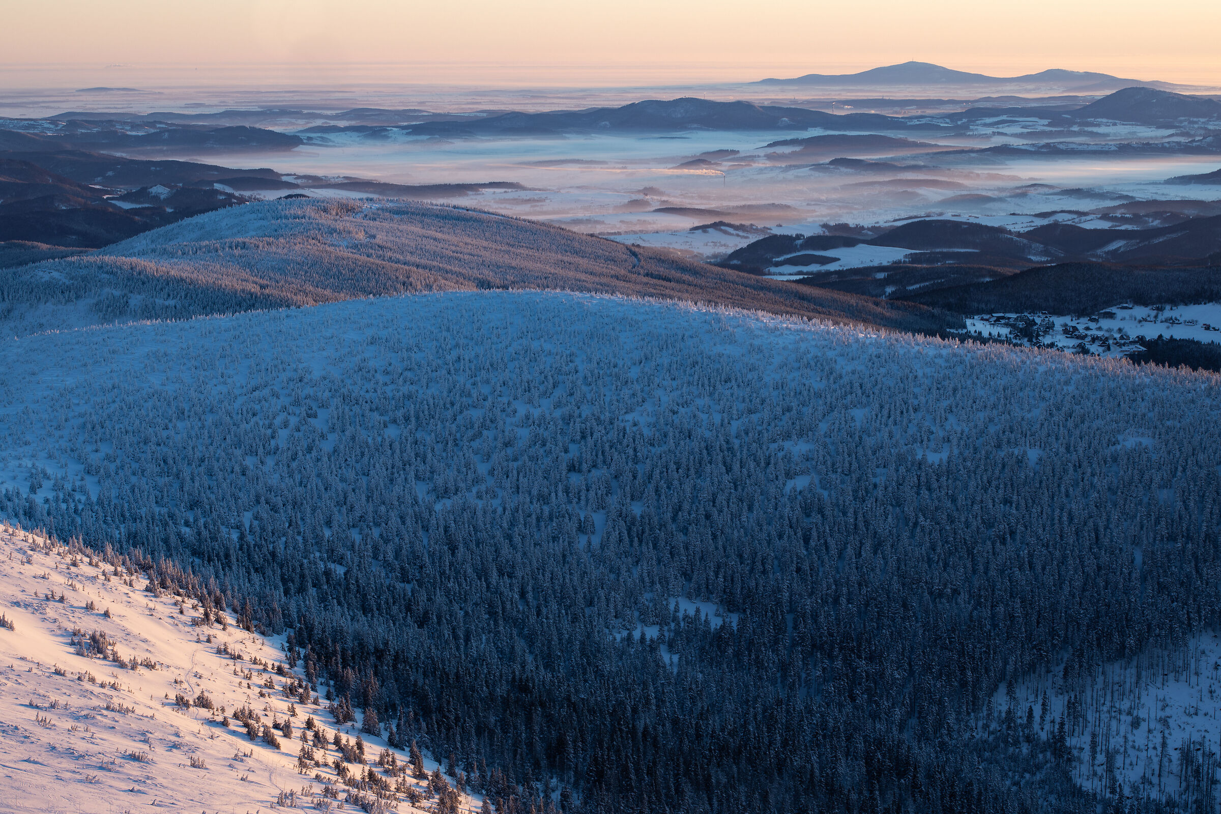 Early morning on Śniezka (1,603 m)