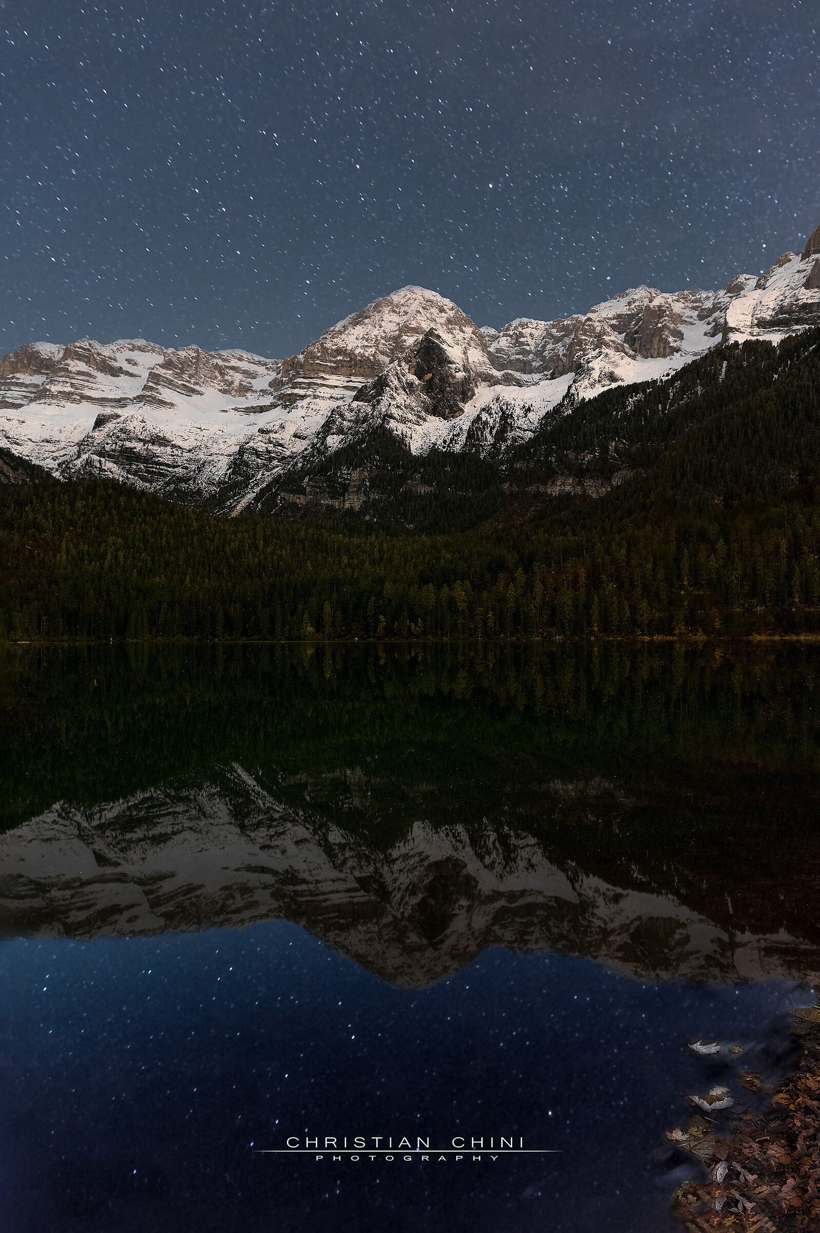 Lago di Tovel in notturna