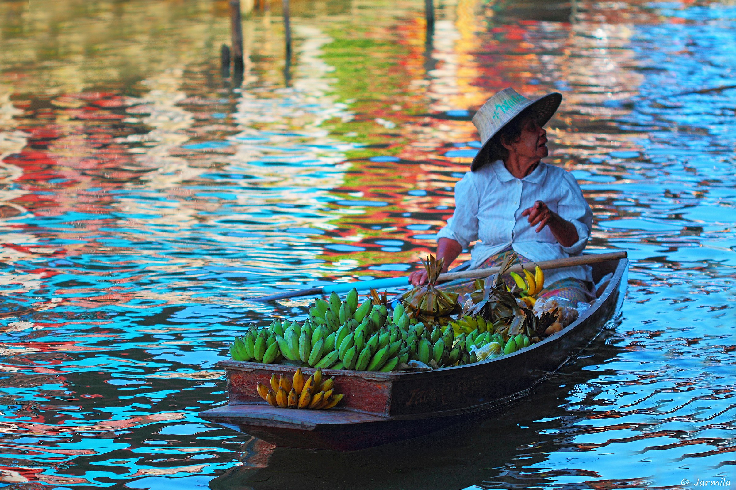 Ms. Thai floating market