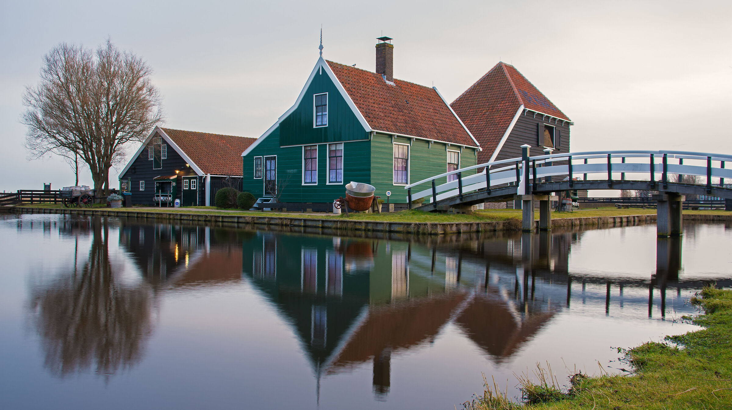 Prima luce sul caseificio