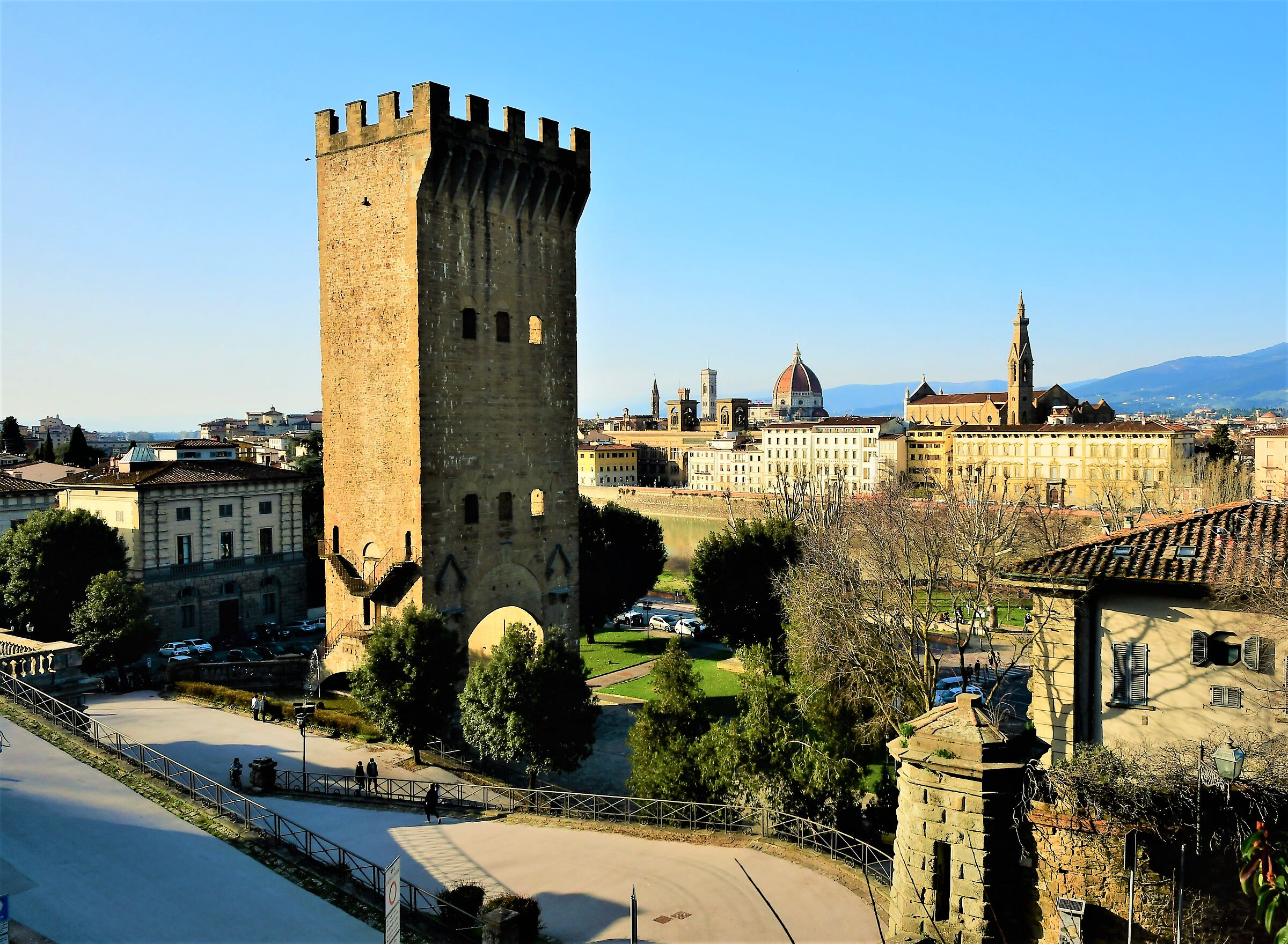 torre di guardia in piazza Poggi