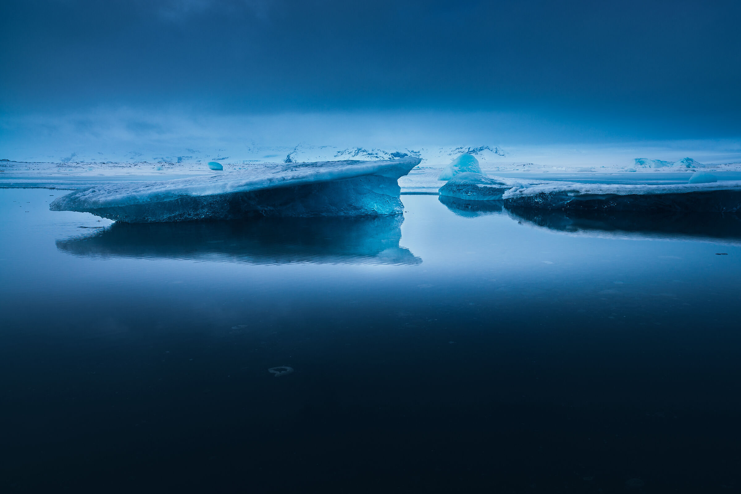 Amid the ice of jokulsarlon lagoon
